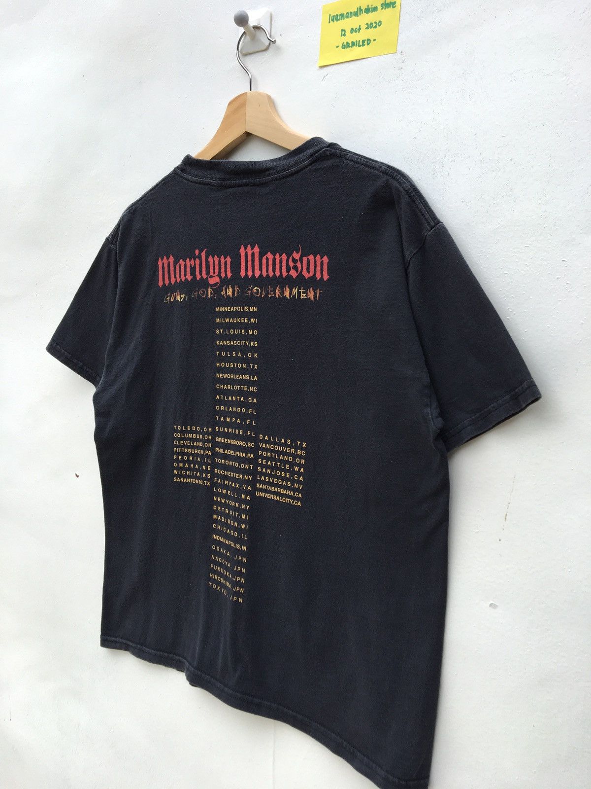 Band Tees Vtg Marylin Manson Guns, God and Government (Holy Wood Era) Size US M / EU 48-50 / 2 - 13 Thumbnail