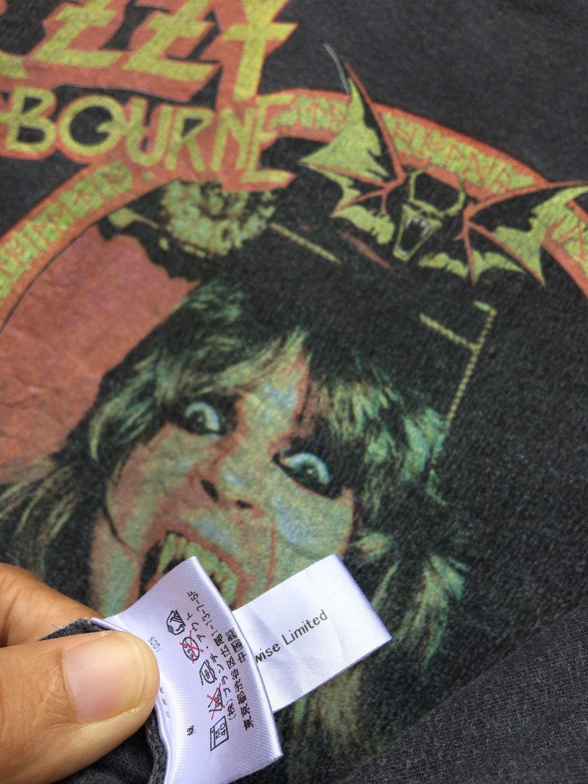 Band Tees Vintage Rare Ozzy Osbourne Speak of the Devil Tshirt Size US S / EU 44-46 / 1 - 10 Thumbnail