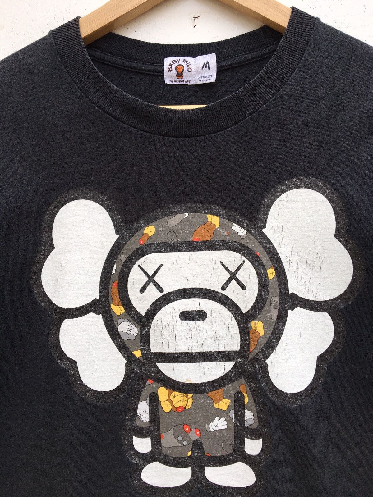 Bape × Kaws SS05 Bape x Kaws Baby Milo Tee Size US M / EU 48-50 / 2 - 8 Thumbnail
