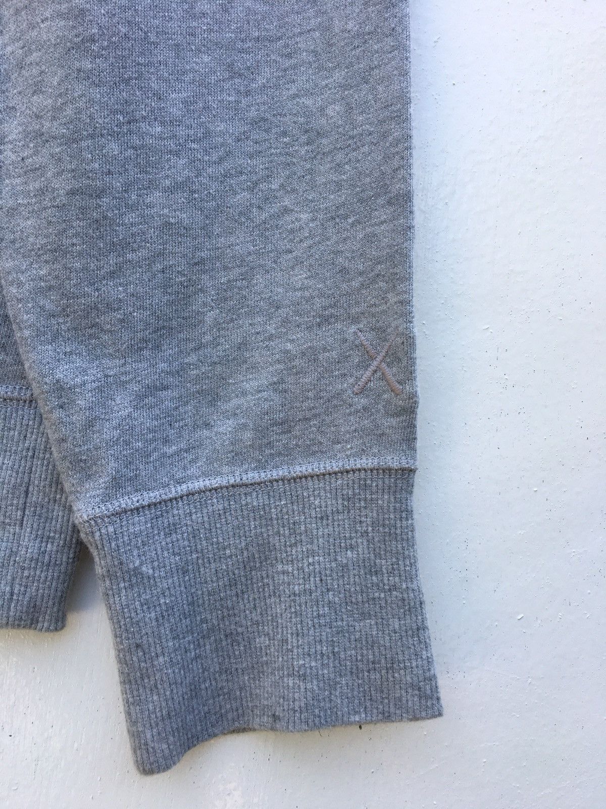 Kaws × Uniqlo Kaws x Uniqlo Sesame Street Grey Crewneck Sweatshirt Size US M / EU 48-50 / 2 - 6 Thumbnail