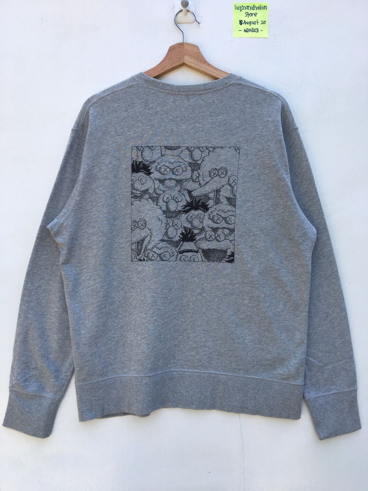 Kaws × Uniqlo Kaws x Uniqlo Sesame Street Grey Crewneck Sweatshirt Size US M / EU 48-50 / 2 - 9 Thumbnail