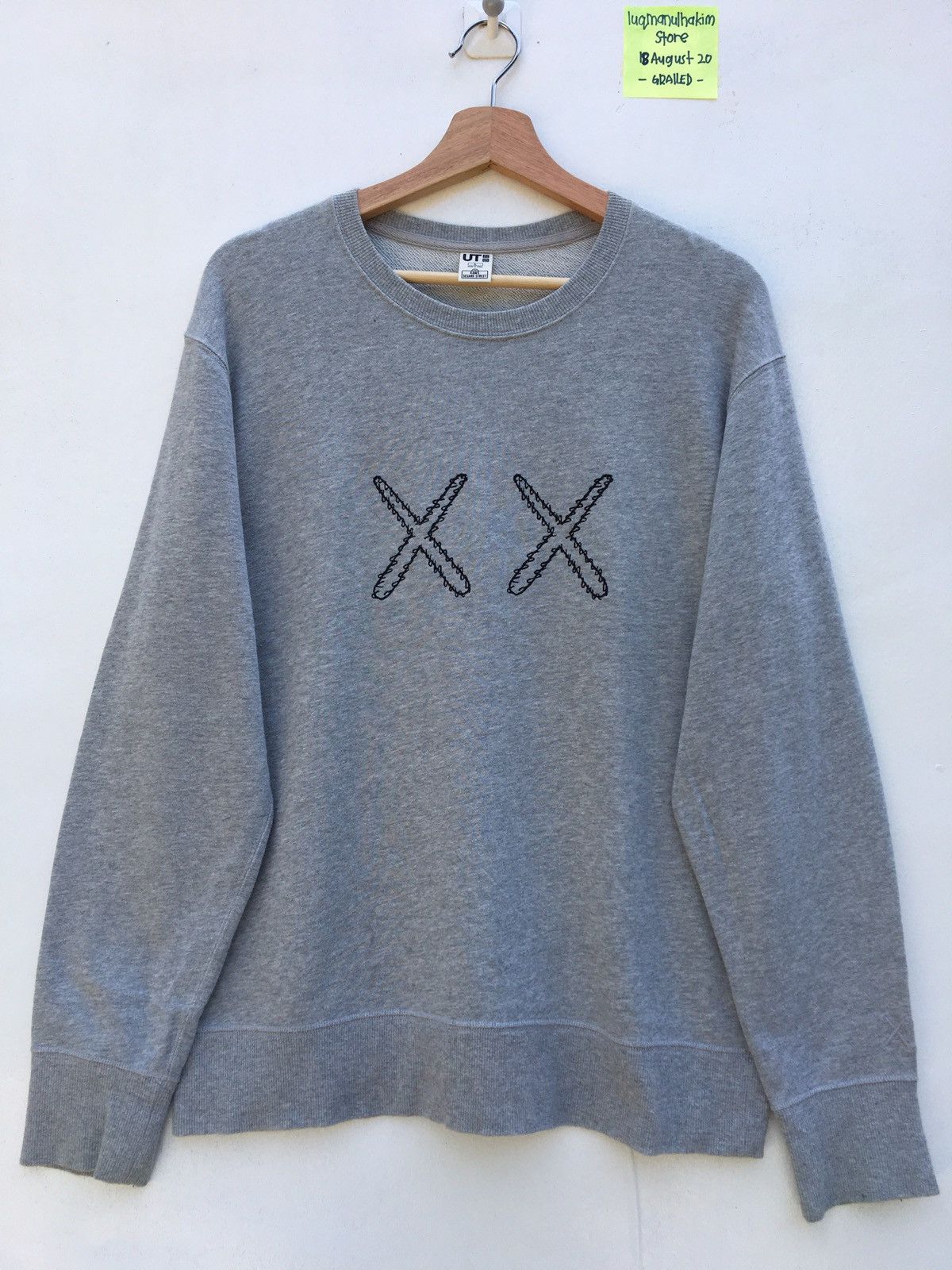 Kaws × Uniqlo Kaws x Uniqlo Sesame Street Grey Crewneck Sweatshirt Size US M / EU 48-50 / 2 - 2 Thumbnail