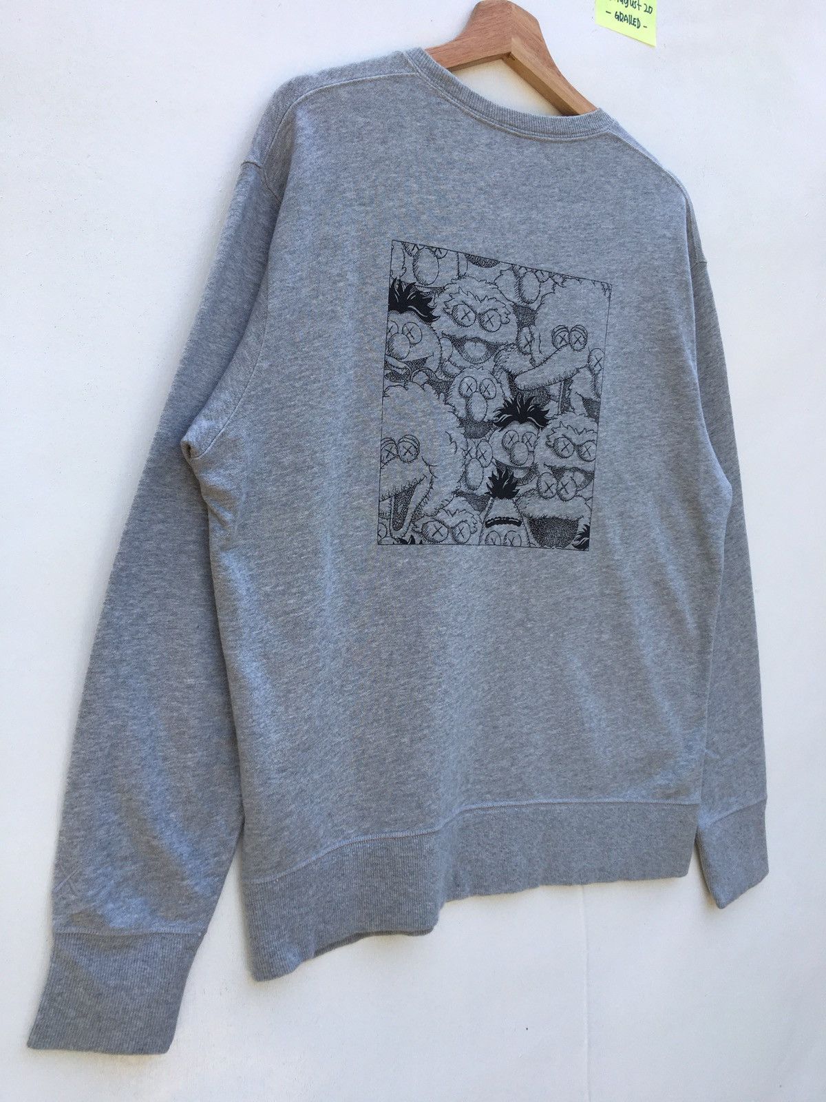 Kaws × Uniqlo Kaws x Uniqlo Sesame Street Grey Crewneck Sweatshirt Size US M / EU 48-50 / 2 - 10 Thumbnail