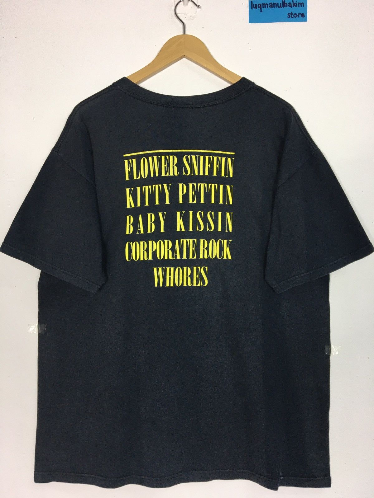 Band Tees 2003 Nirvana Tee Vintage Smiley Face Band Tee Size US L / EU 52-54 / 3 - 8 Thumbnail