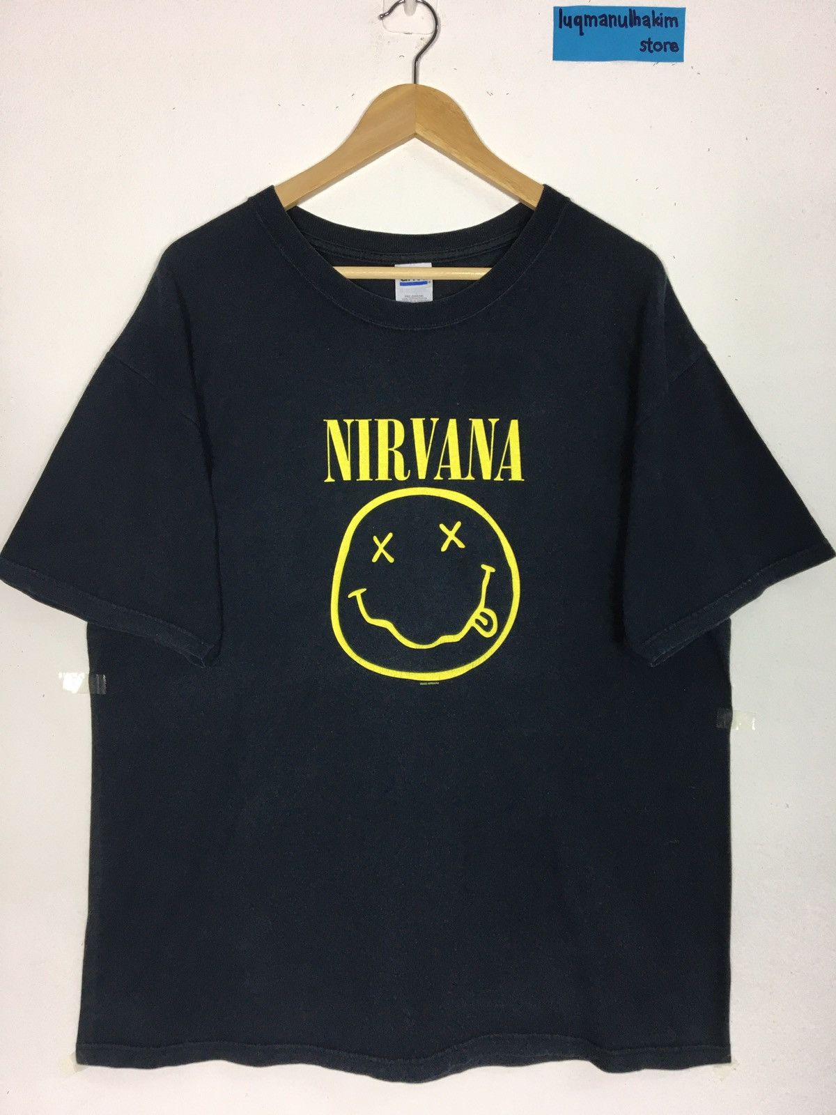 Band Tees 2003 Nirvana Tee Vintage Smiley Face Band Tee Size US L / EU 52-54 / 3 - 2 Thumbnail