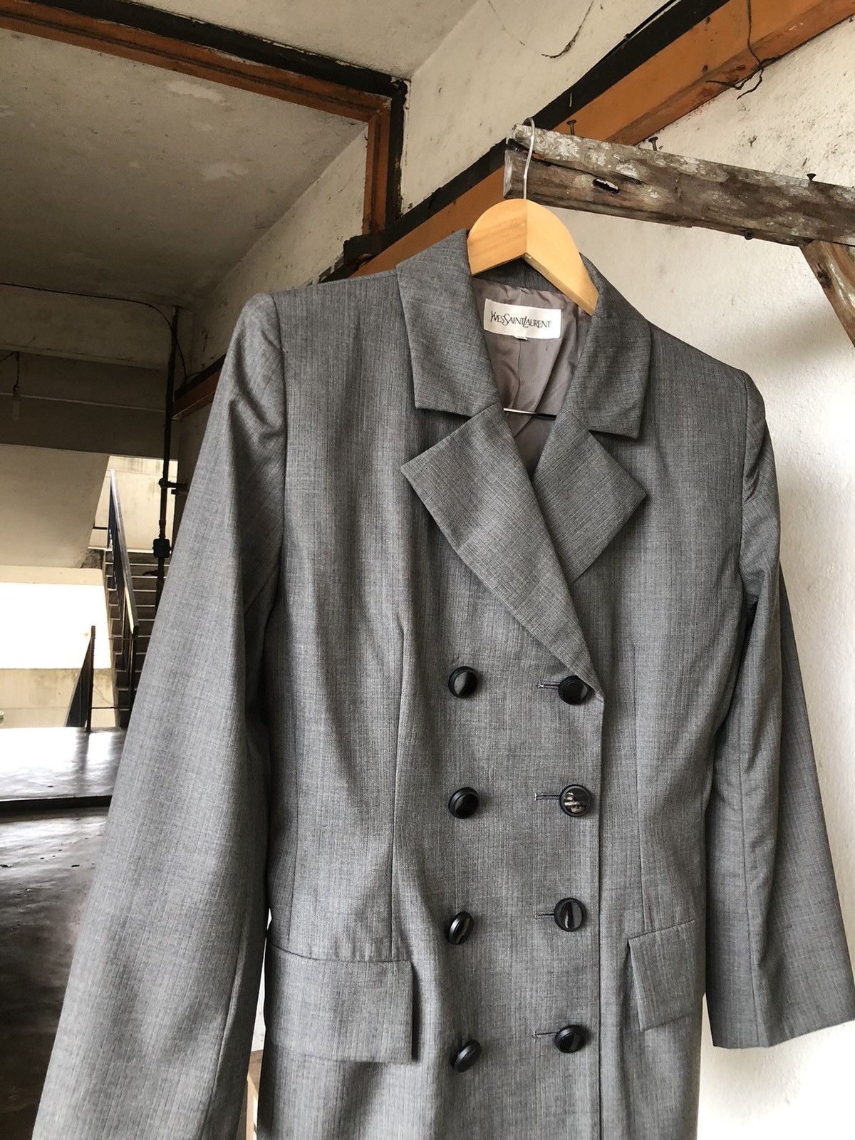 Yves Saint Laurent Vintage Yves Saint Laurent Double Breasted Blazer Jacket Size XS / US 0-2 / IT 36-38 - 9 Thumbnail