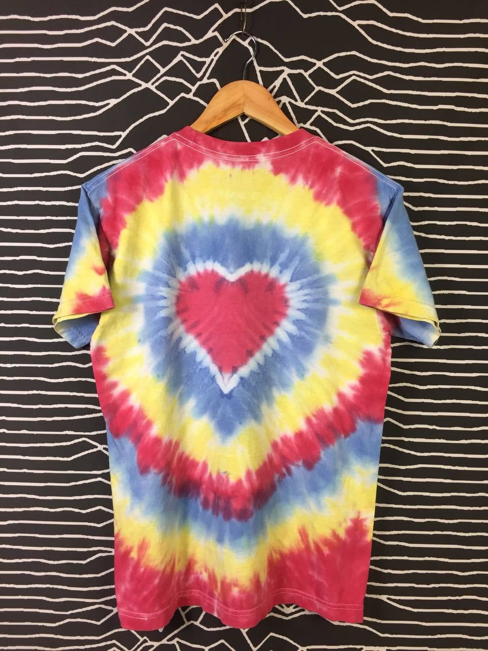Holiday Brand Love Tie Dye Streetwear Tee Size US M / EU 48-50 / 2 - 4 Thumbnail