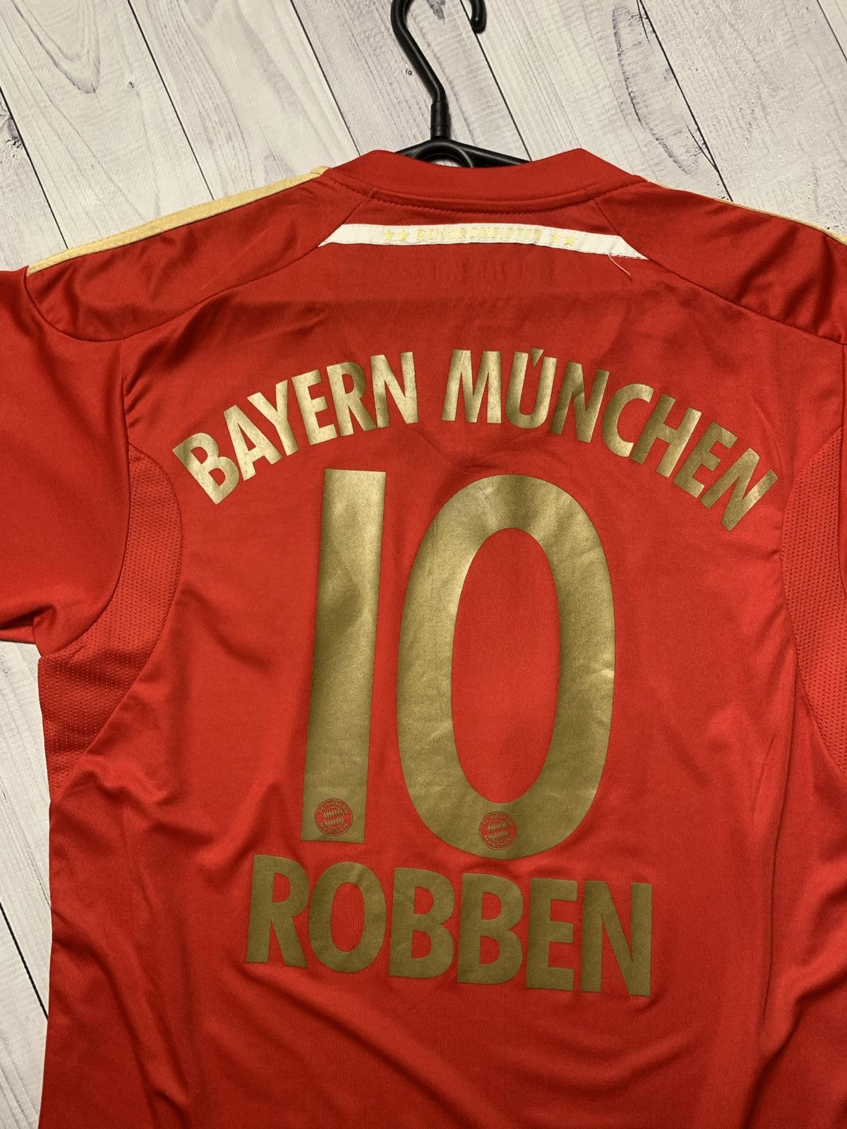Vintage Soccer jersey Bayern Munich robben 10 size Xs Size US XS / EU 42 / 0 - 6 Thumbnail