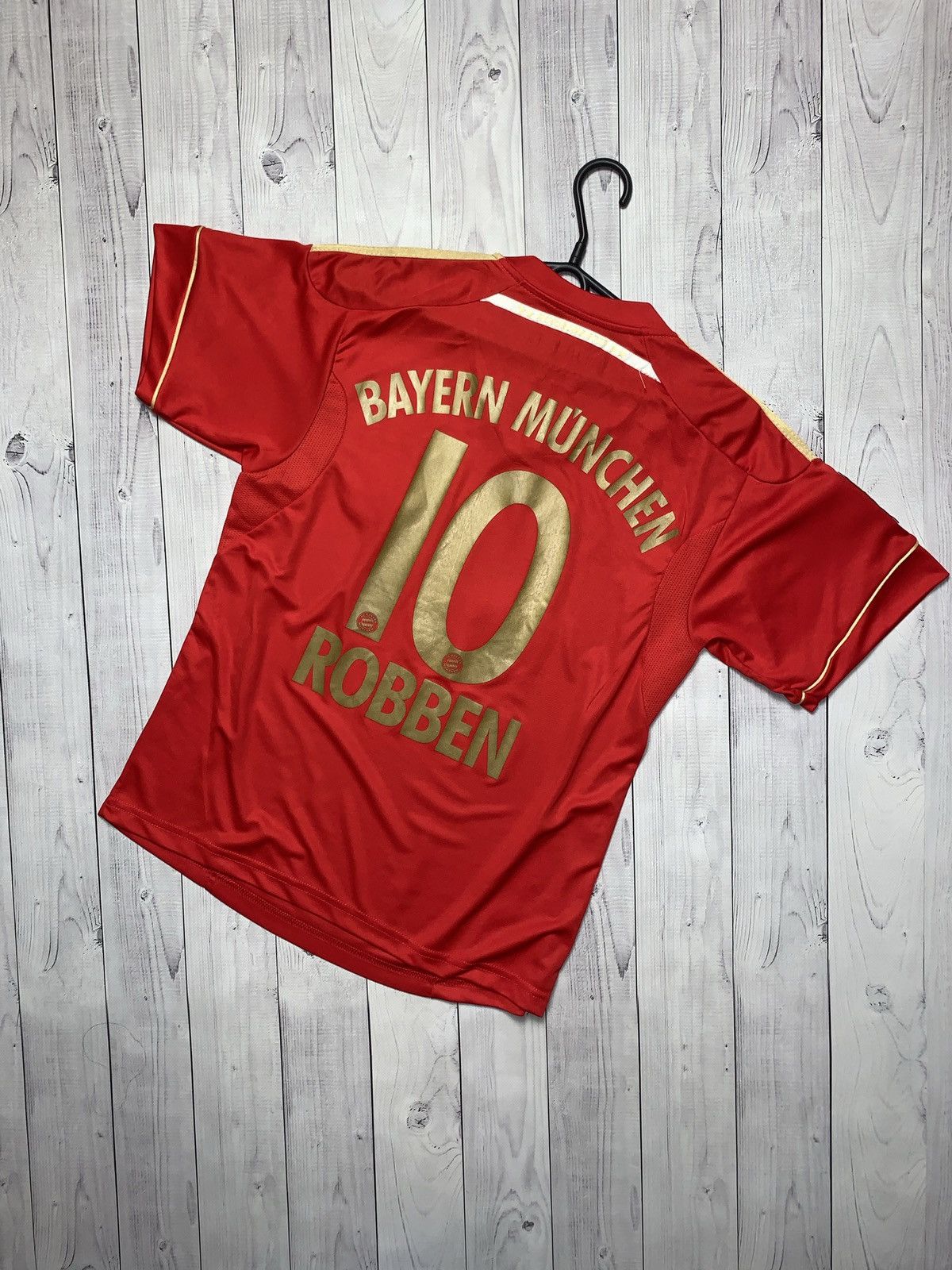 Vintage Soccer jersey Bayern Munich robben 10 size Xs Size US XS / EU 42 / 0 - 1 Thumbnail