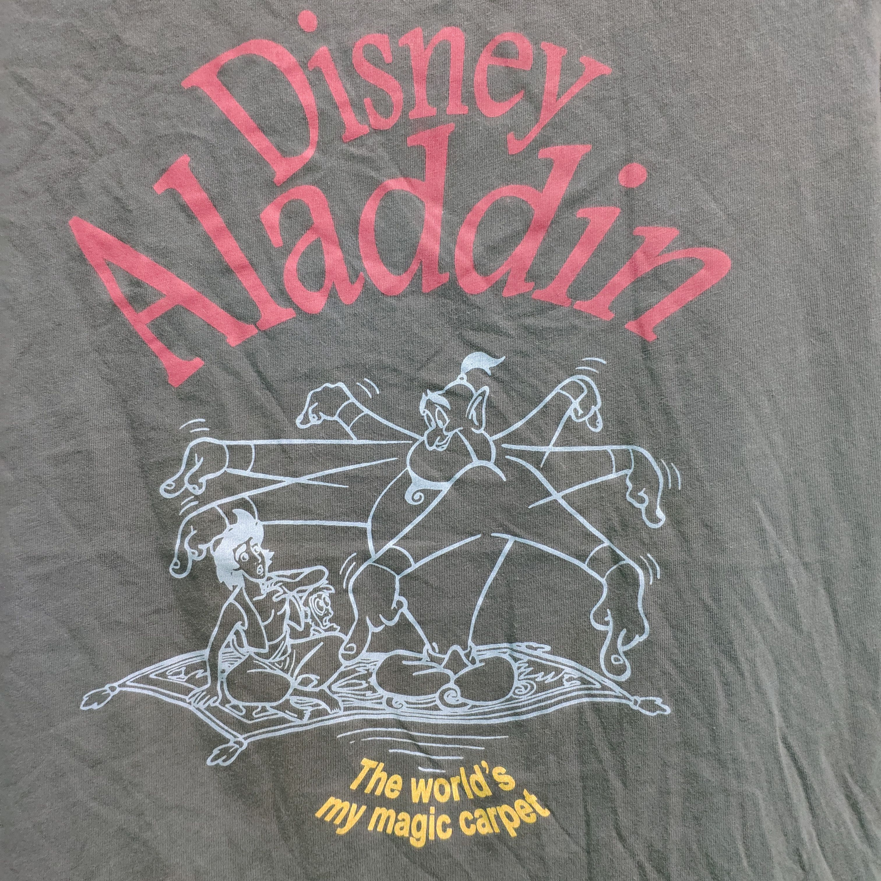 Disney × Japanese Brand Steal 💥 Uniqlo AladdinT Shirt x Disney Tee Size US S / EU 44-46 / 1 - 2 Thumbnail