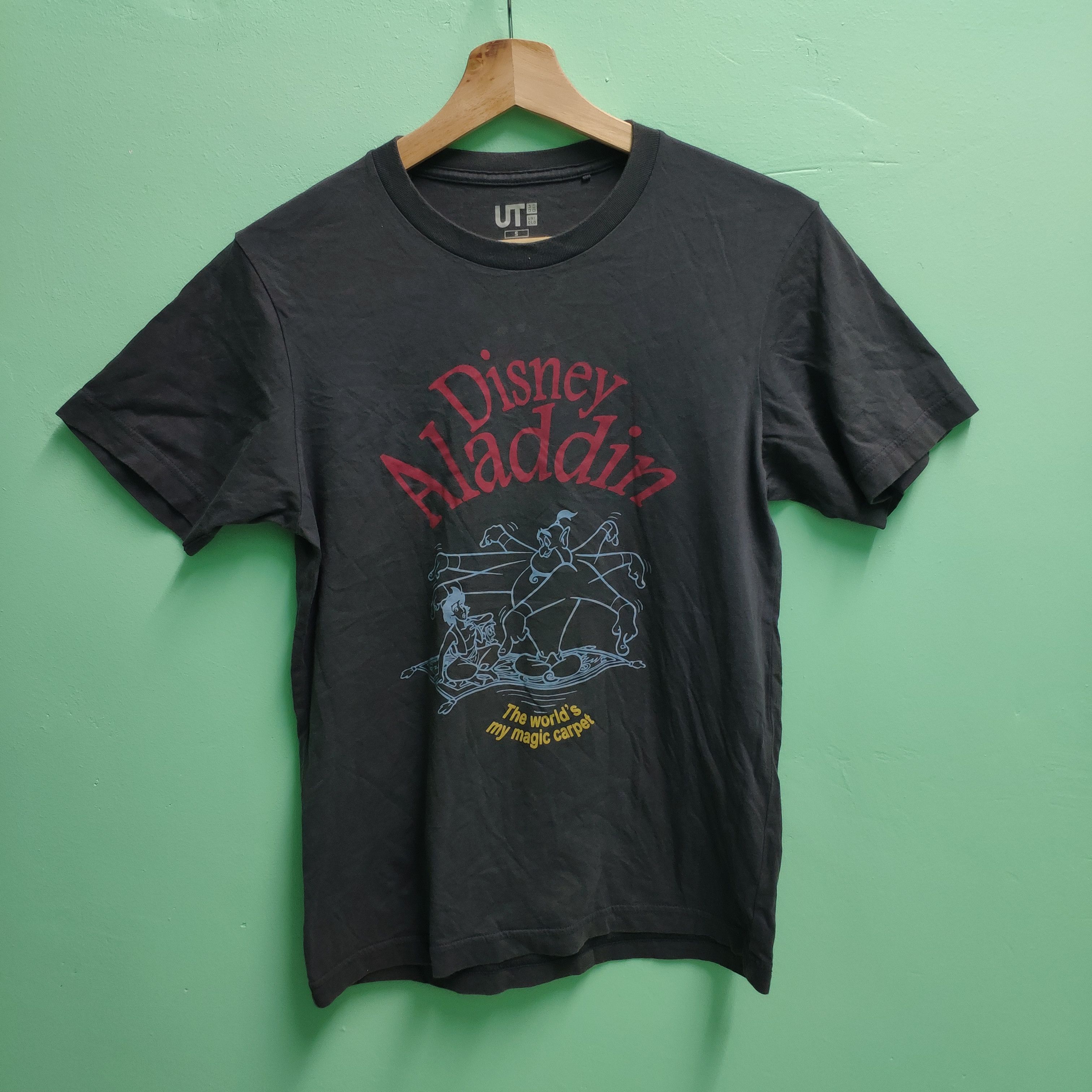 Disney × Japanese Brand Steal 💥 Uniqlo AladdinT Shirt x Disney Tee Size US S / EU 44-46 / 1 - 7 Thumbnail