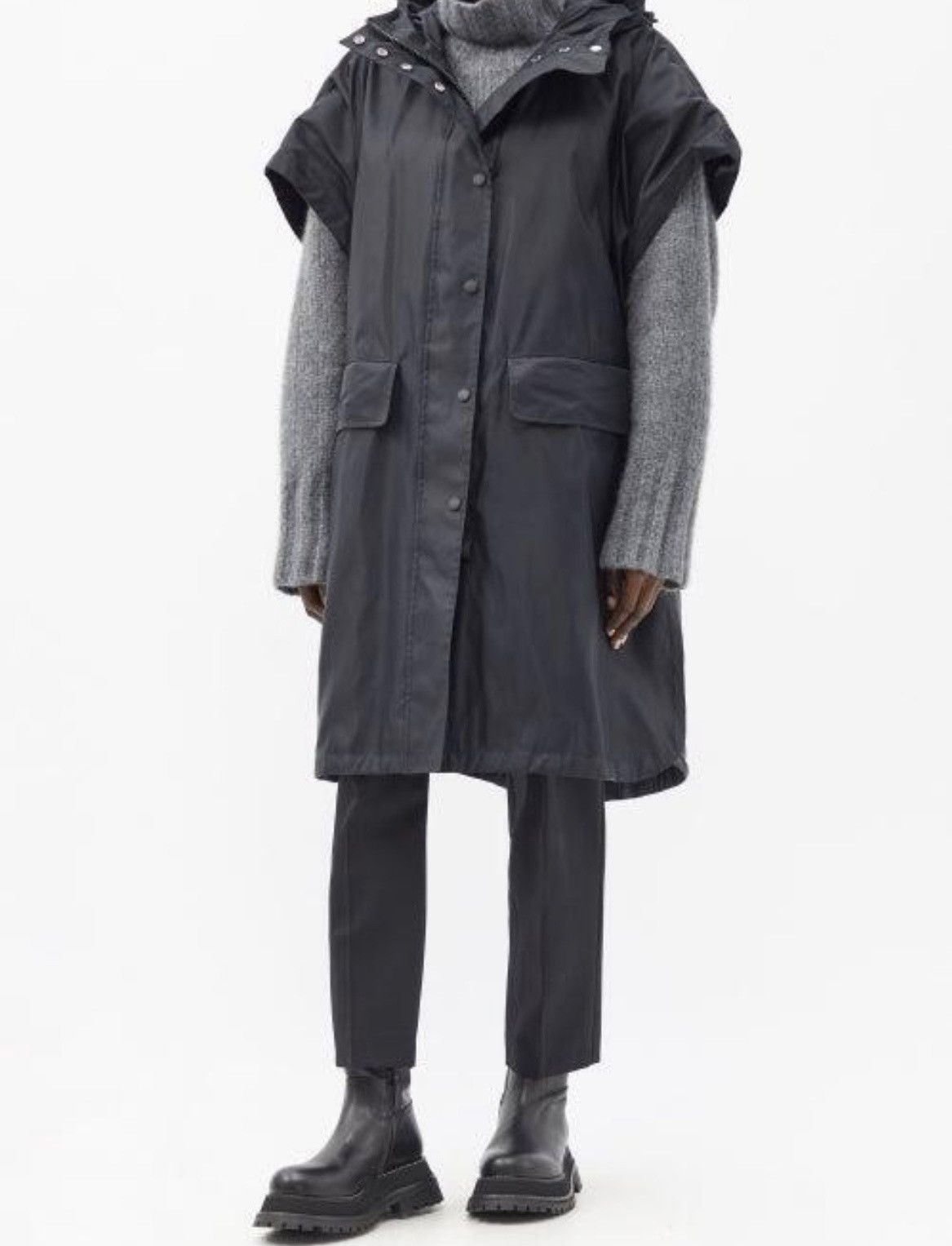 Burberry NWT Burberry Horseferry Nylon Cape Size US S / EU 44-46 / 1 - 1 Thumbnail