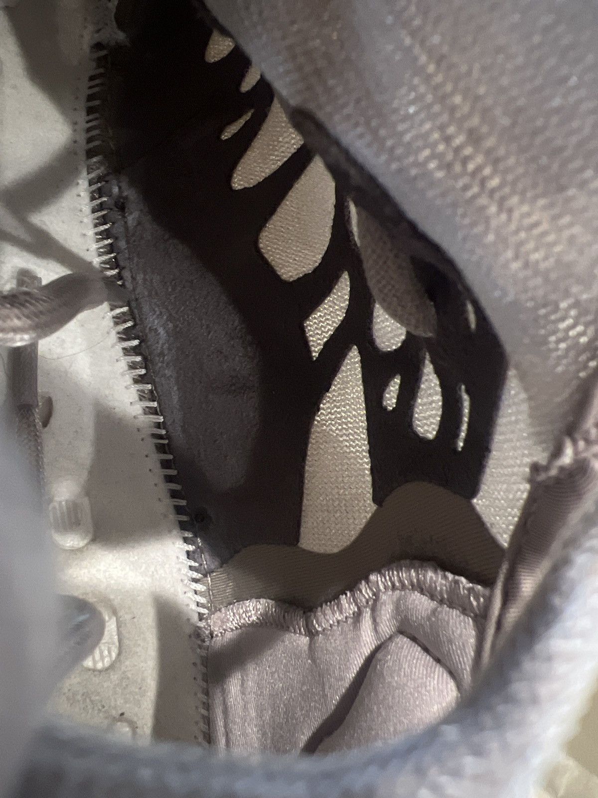 Adidas × Kanye West Yeezy Boost 350 V2 Monomist Size US 13 / EU 46 - 7 Thumbnail