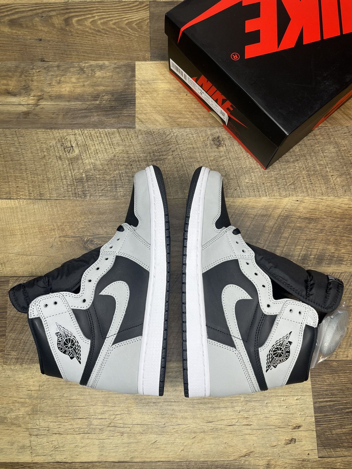 Jordan Brand Air Jordan 1 Retro High OG shadow 2.0 reverse Size US 9 / EU 42 - 4 Thumbnail