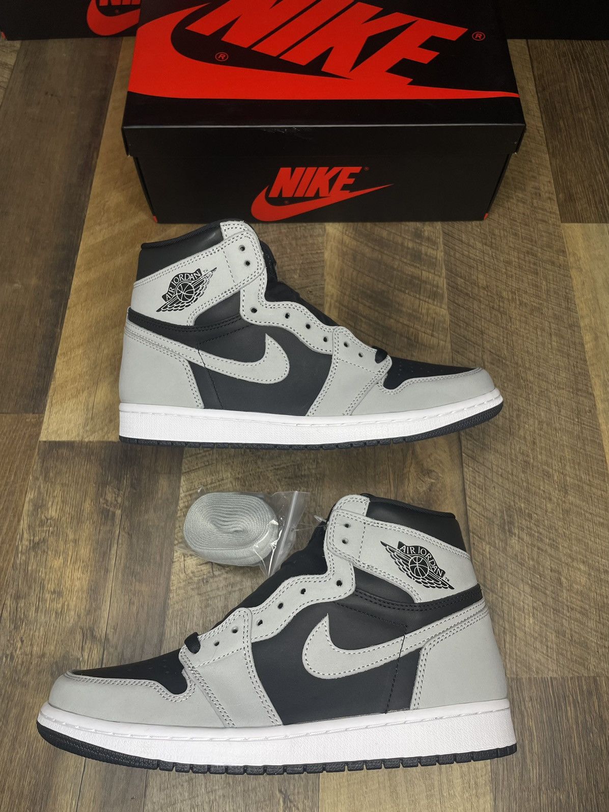 Jordan Brand Air Jordan 1 Retro High OG shadow 2.0 reverse Size US 9 / EU 42 - 1 Thumbnail