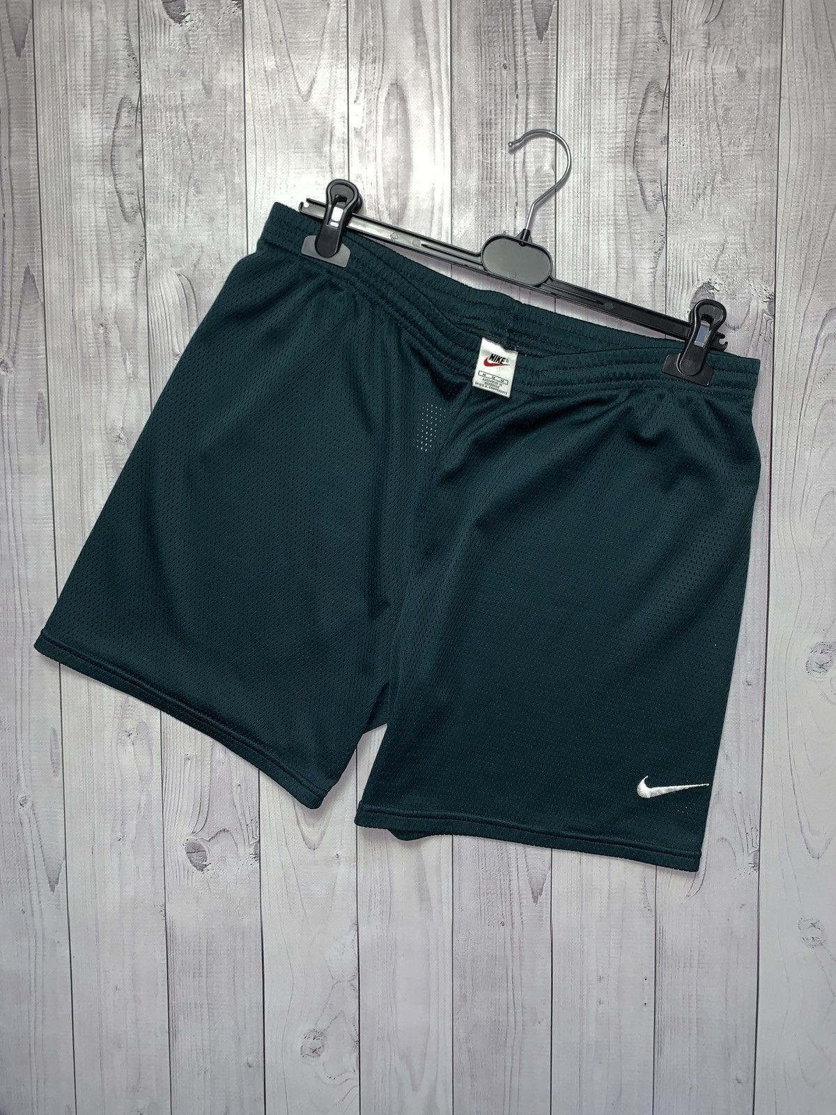 Nike × Vintage Vintage Nike green shorts logo size M USA Size US 32 / EU 48 - 1 Thumbnail