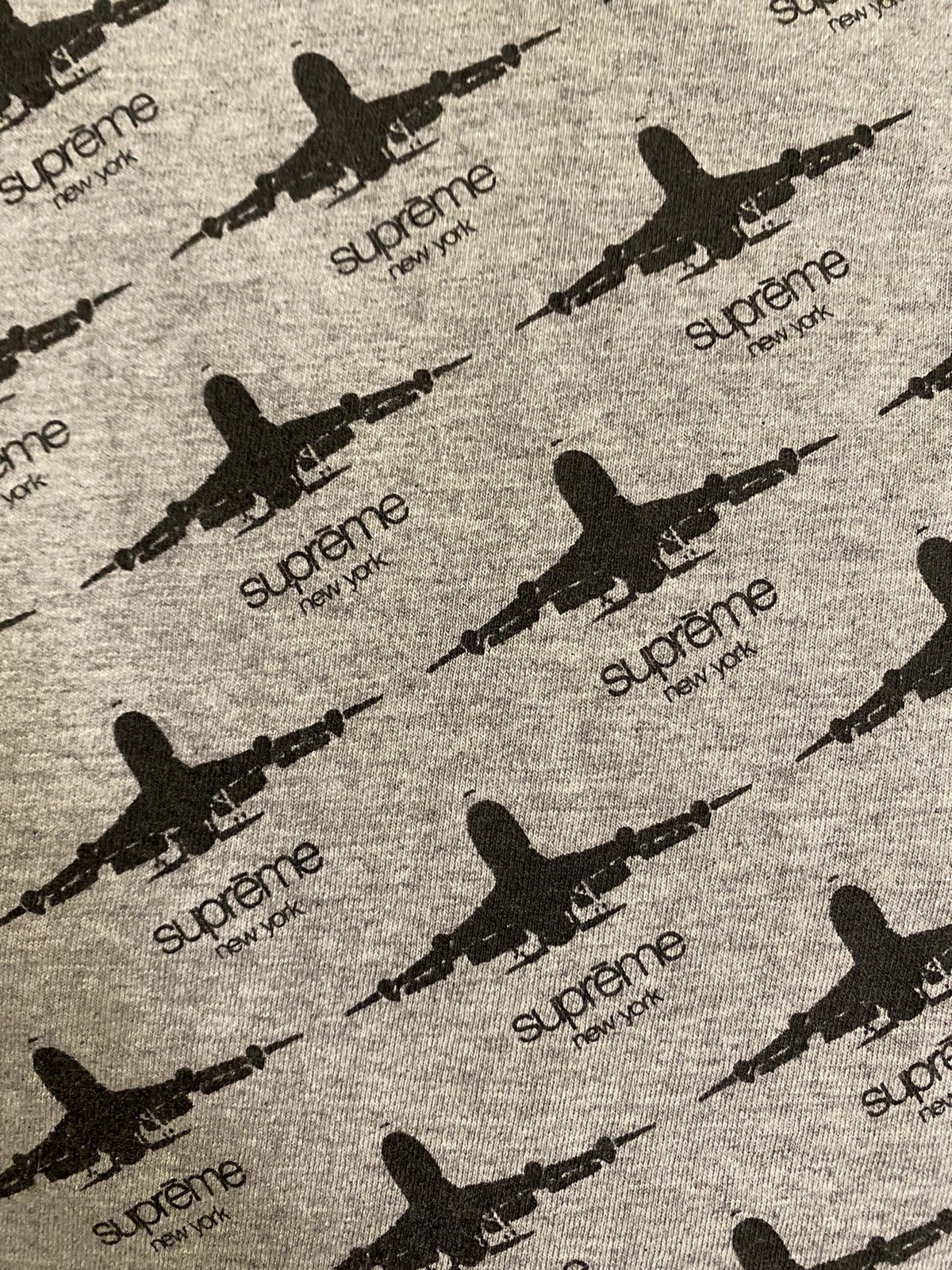 Supreme Supreme FW15 grey planes tee Size US L / EU 52-54 / 3 - 2 Thumbnail