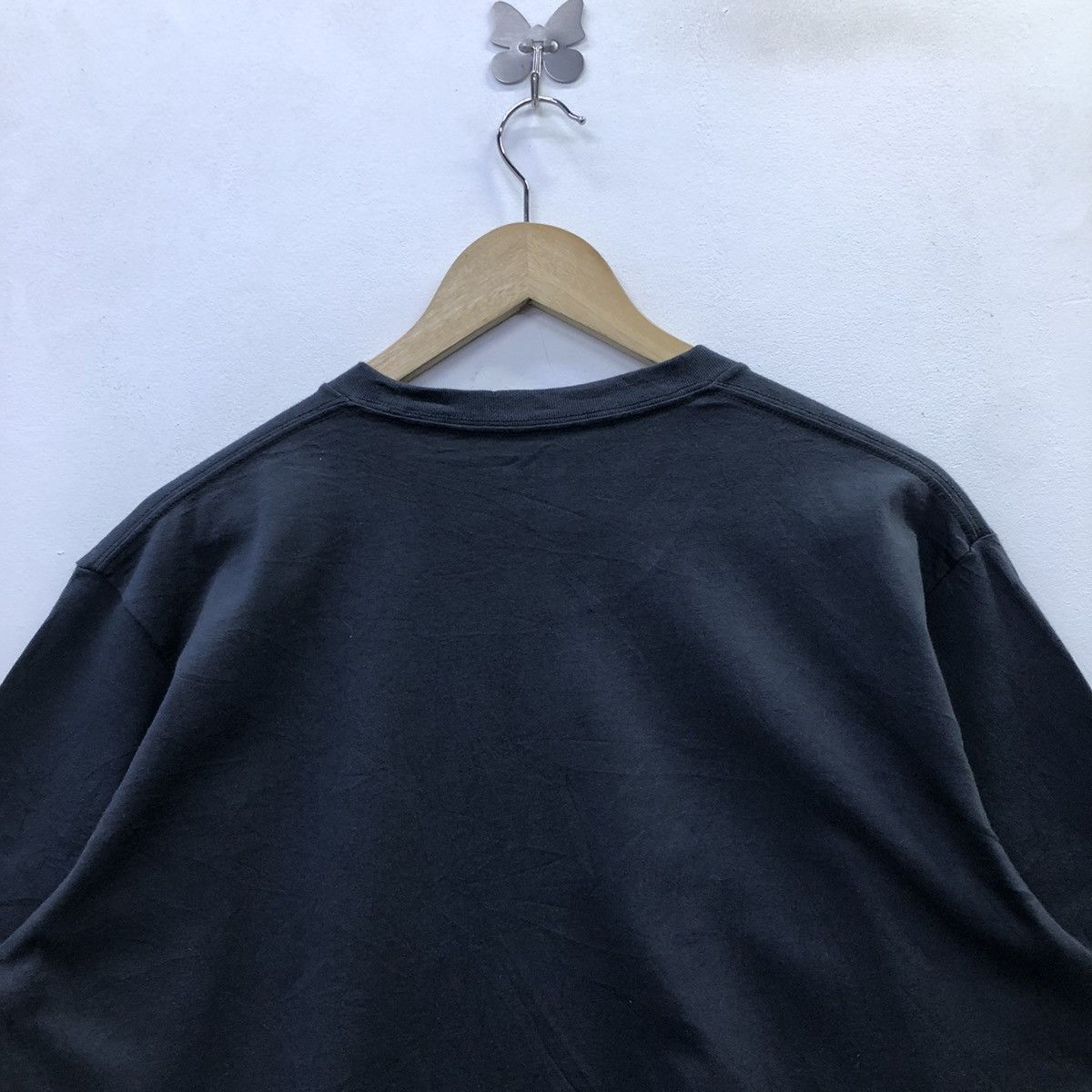 Uniqlo Uniqlo Musee Du Louvre X Peter Saville Art Collab Tee Size US XL / EU 56 / 4 - 9 Thumbnail