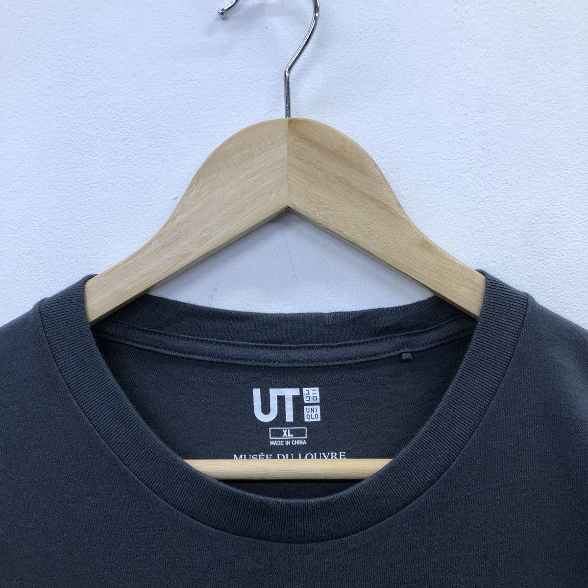 Uniqlo Uniqlo Musee Du Louvre X Peter Saville Art Collab Tee Size US XL / EU 56 / 4 - 6 Thumbnail