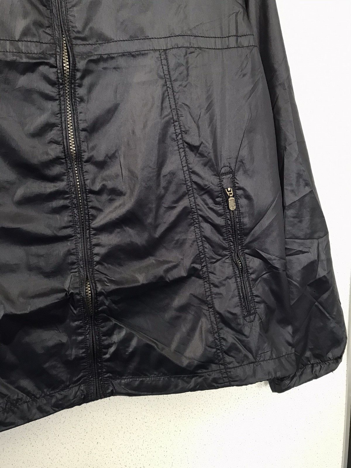 Uniqlo Uniqlo Windbreaker Light Jacket Size US L / EU 52-54 / 3 - 5 Thumbnail