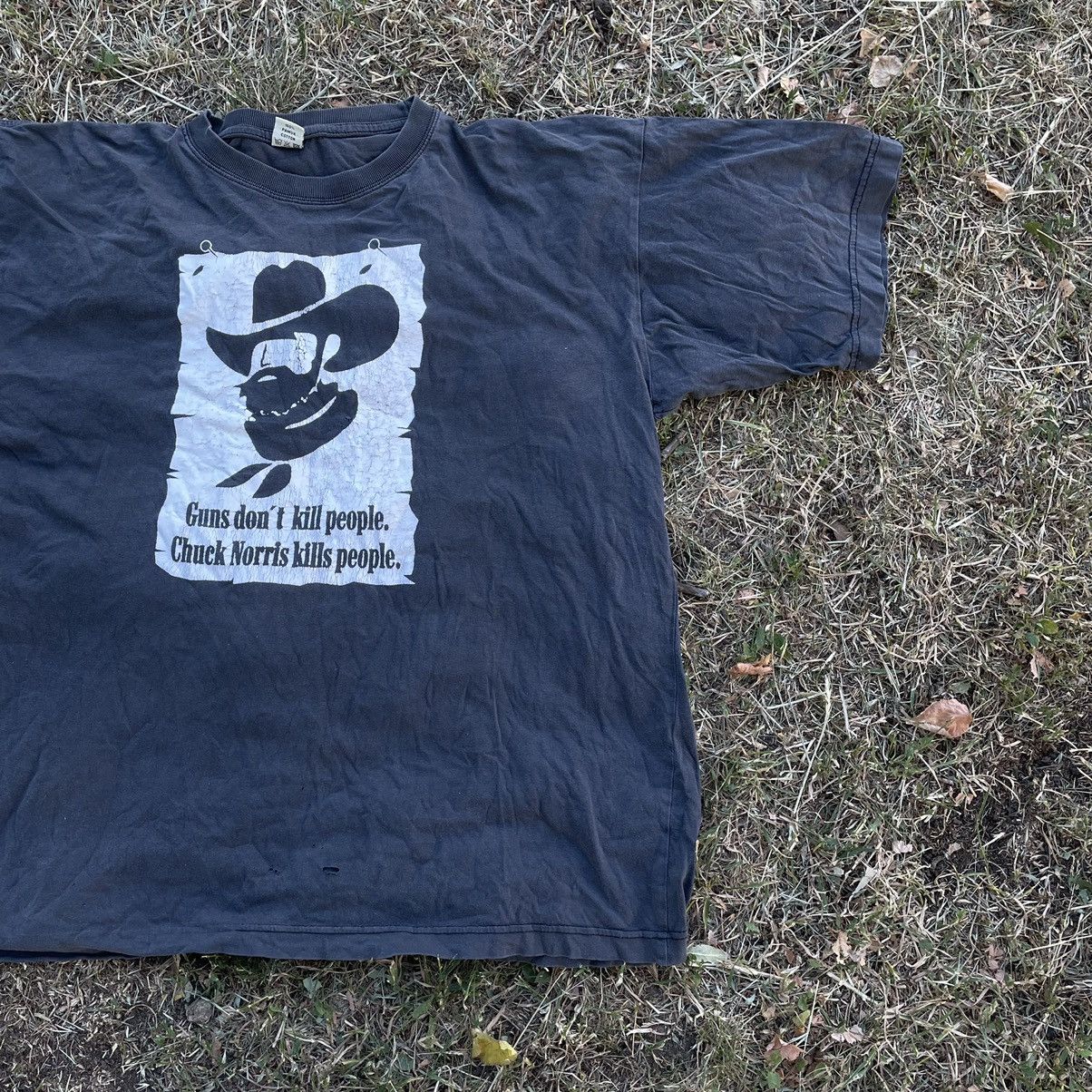Band Tees Vintage 90s Chuck Norris Humor Tee Art Band Rock Streetwear Size US XXL / EU 58 / 5 - 2 Thumbnail