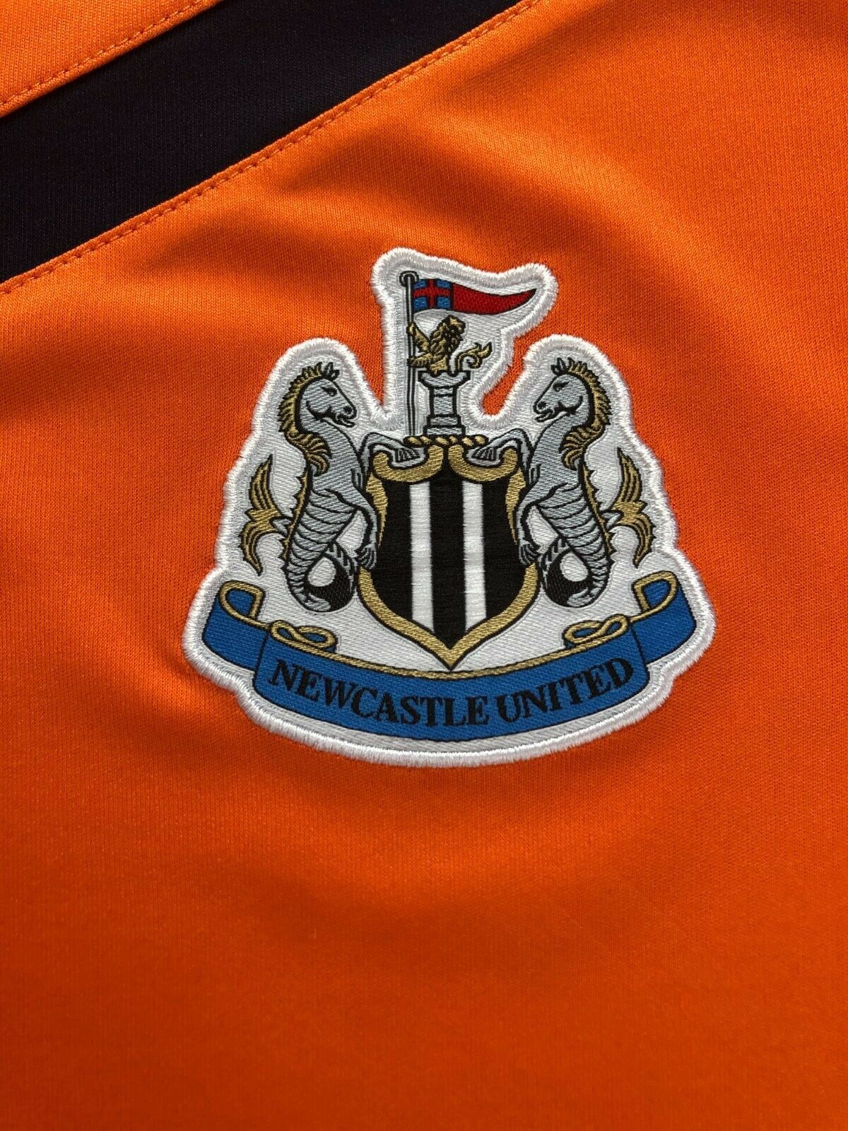 Puma Newcastle United football shirt Tee Jersey Y2K Sport Hype Size US L / EU 52-54 / 3 - 5 Thumbnail