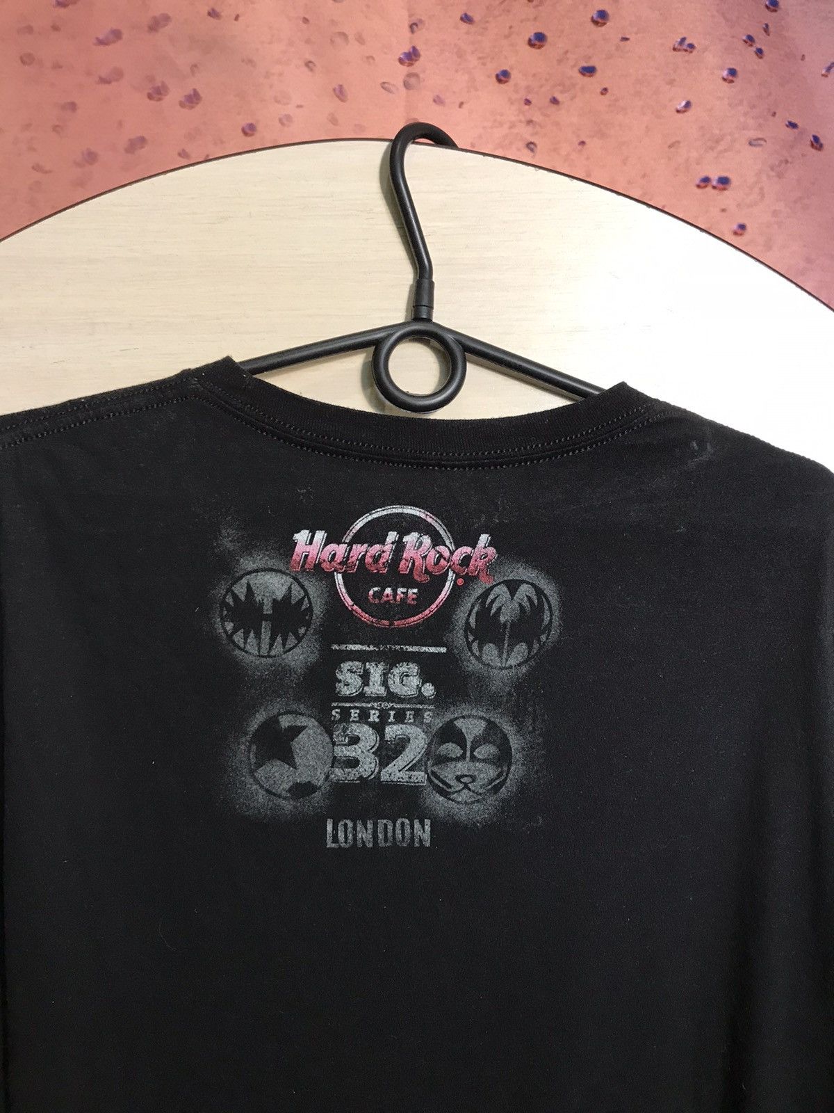 Hard Rock Cafe Vintage Kiss Hard Rock Cafe band streetwear tee Size US L / EU 52-54 / 3 - 6 Thumbnail
