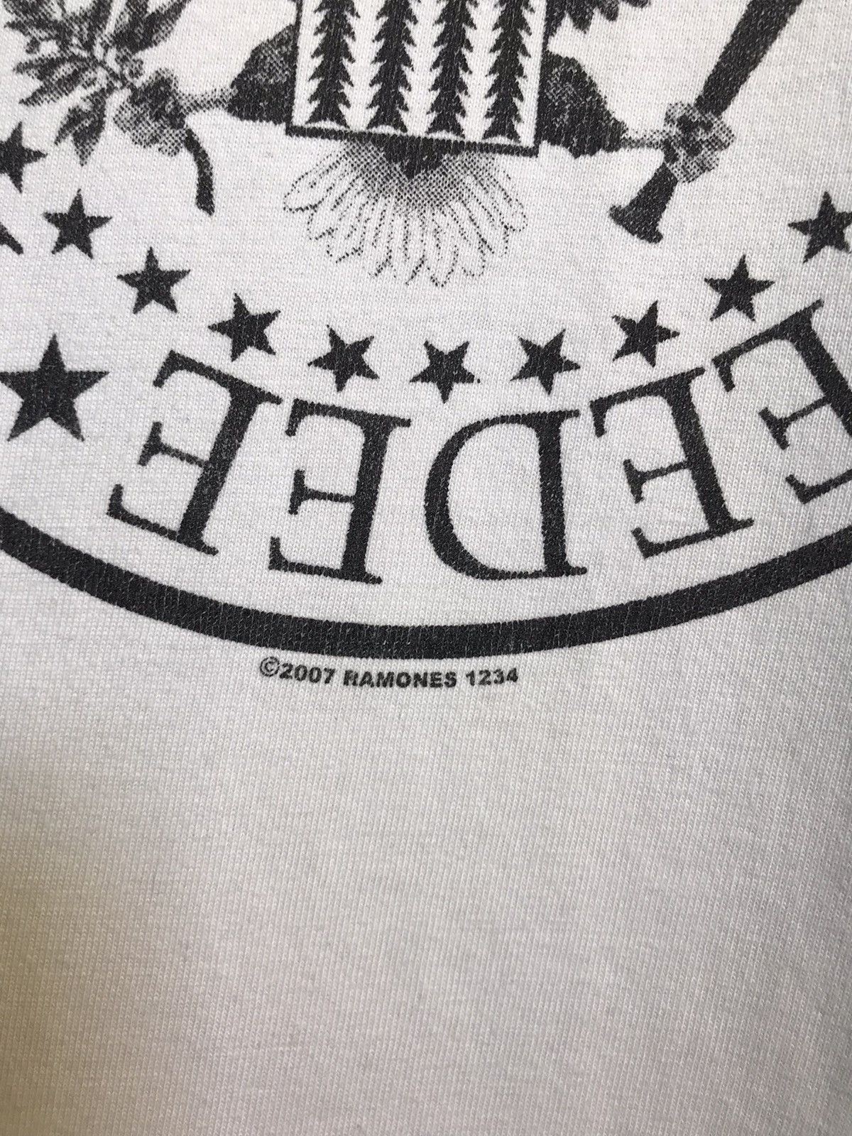 Band Tees Vintage Ramones Band rock tee Size US L / EU 52-54 / 3 - 4 Thumbnail