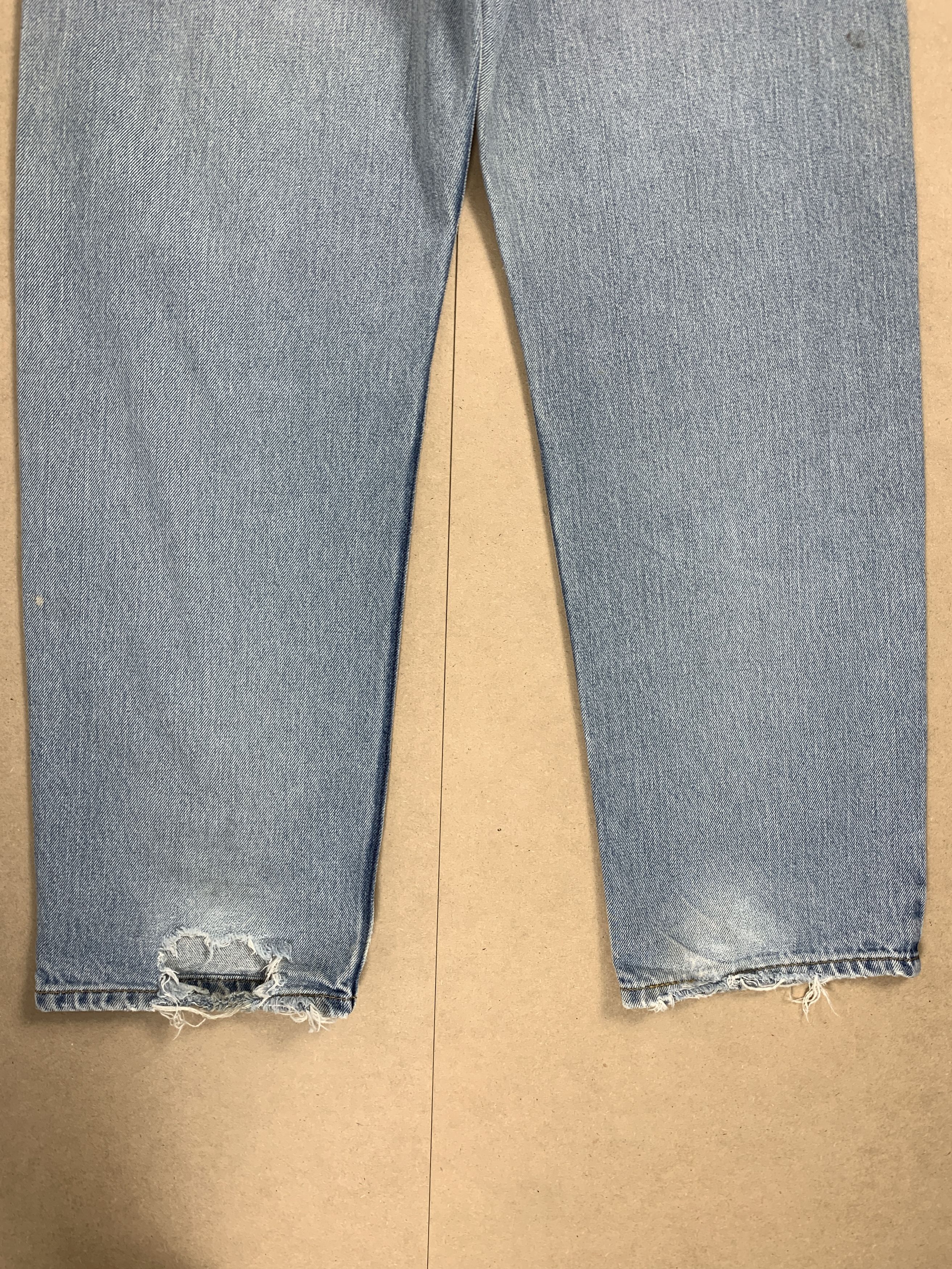 Levi's Vintage Levis 550 Straight Cut Distressed Mid Wash Jeans Size US 32 / EU 48 - 8 Thumbnail