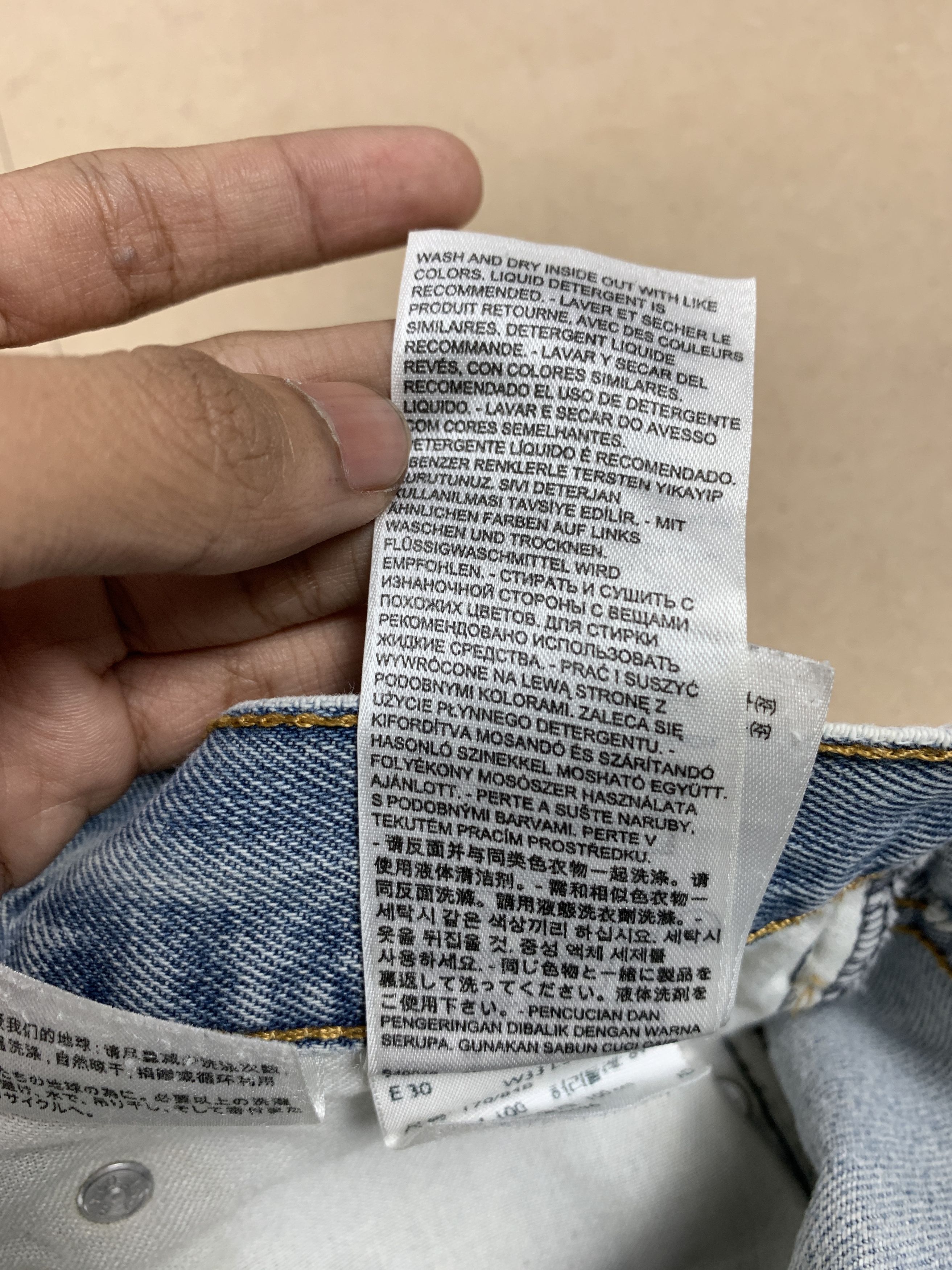 Levi's Vintage Levis 550 Straight Cut Distressed Mid Wash Jeans Size US 32 / EU 48 - 18 Thumbnail