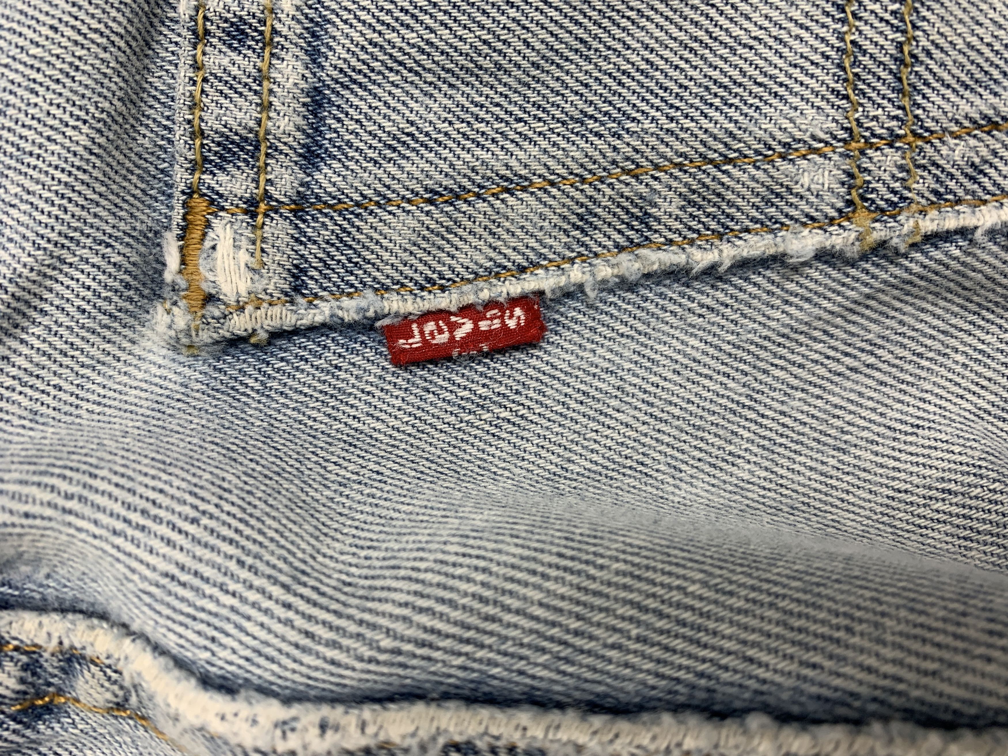 Levi's Vintage Levis 550 Straight Cut Distressed Mid Wash Jeans Size US 32 / EU 48 - 11 Thumbnail