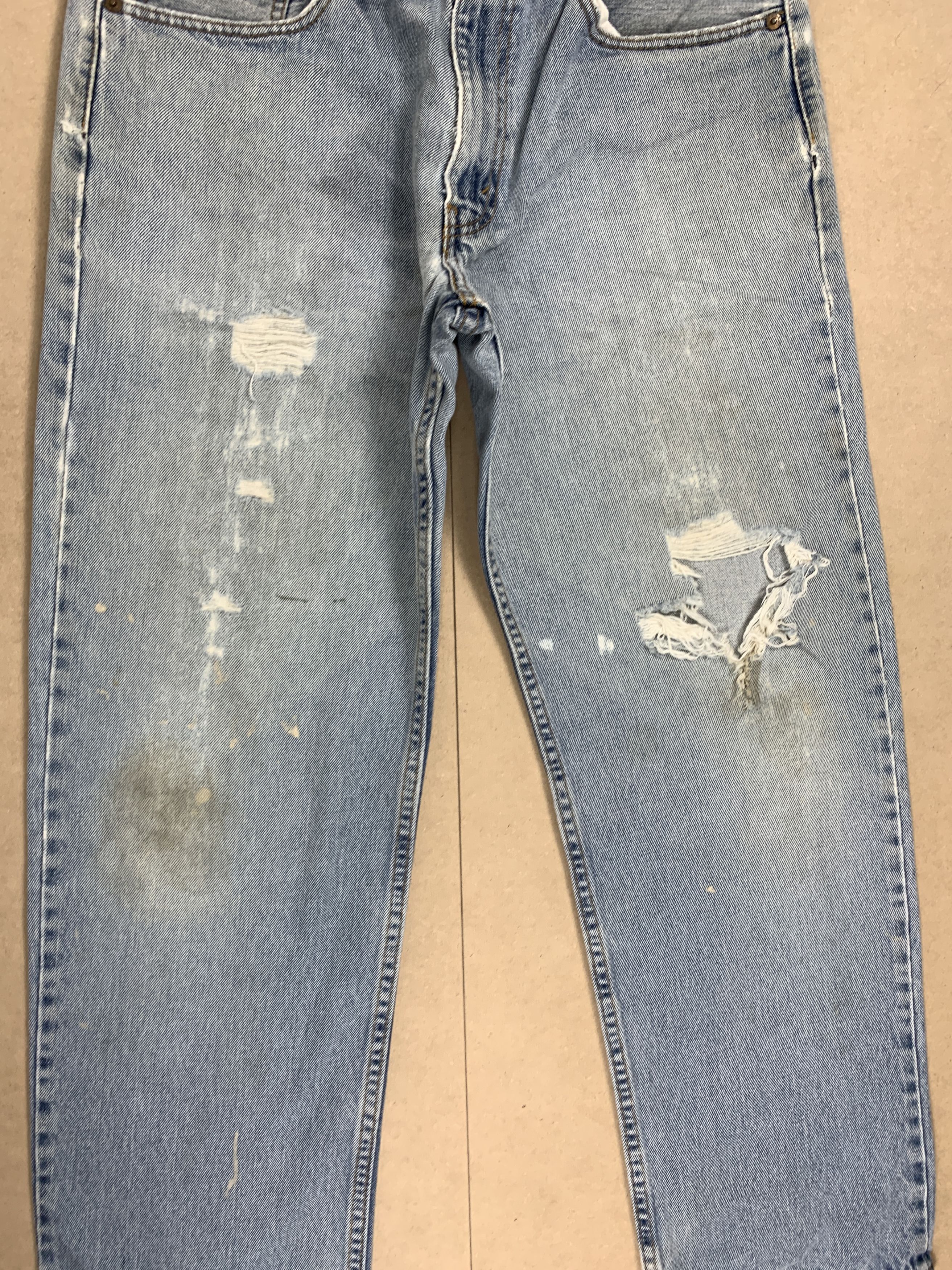 Levi's Vintage Levis 550 Straight Cut Distressed Mid Wash Jeans Size US 32 / EU 48 - 3 Thumbnail