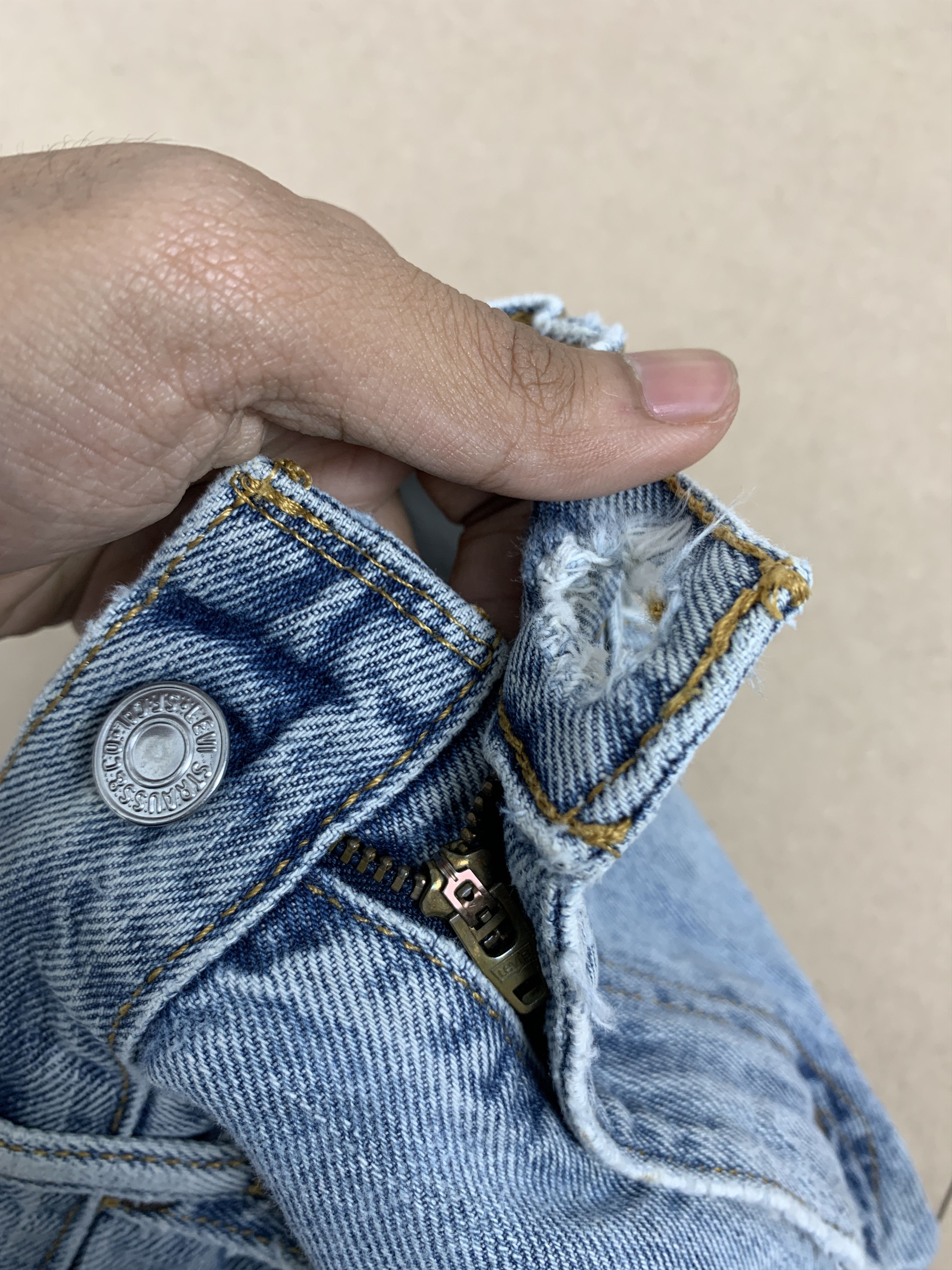 Levi's Vintage Levis 550 Straight Cut Distressed Mid Wash Jeans Size US 32 / EU 48 - 23 Thumbnail