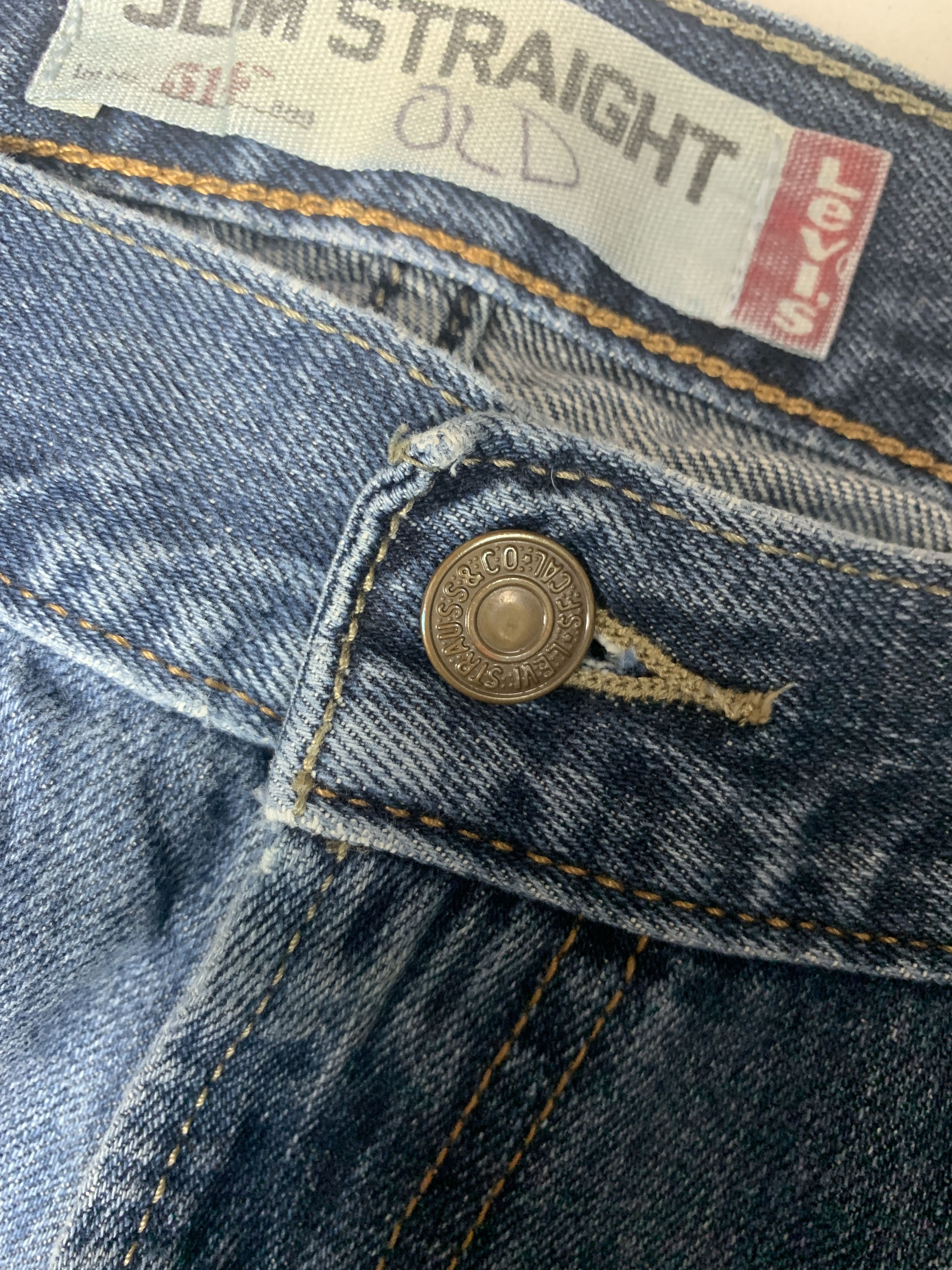 Levi's Vintage Levis 514 Mid Wash Straight Cut Jeans Size US 32 / EU 48 - 9 Thumbnail