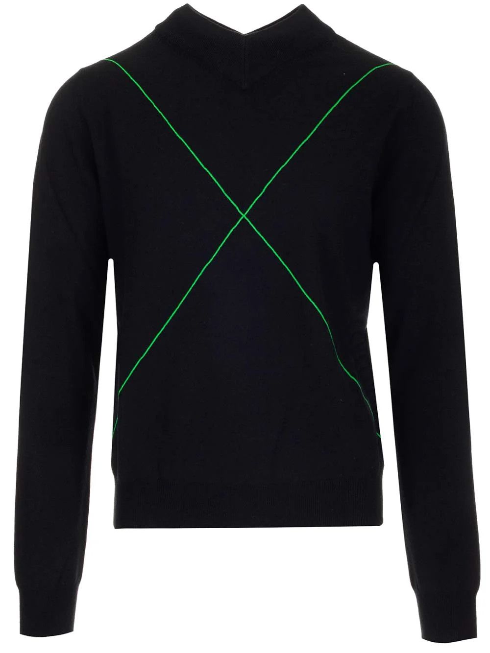 o1lv12m0523 Sweaters in Black