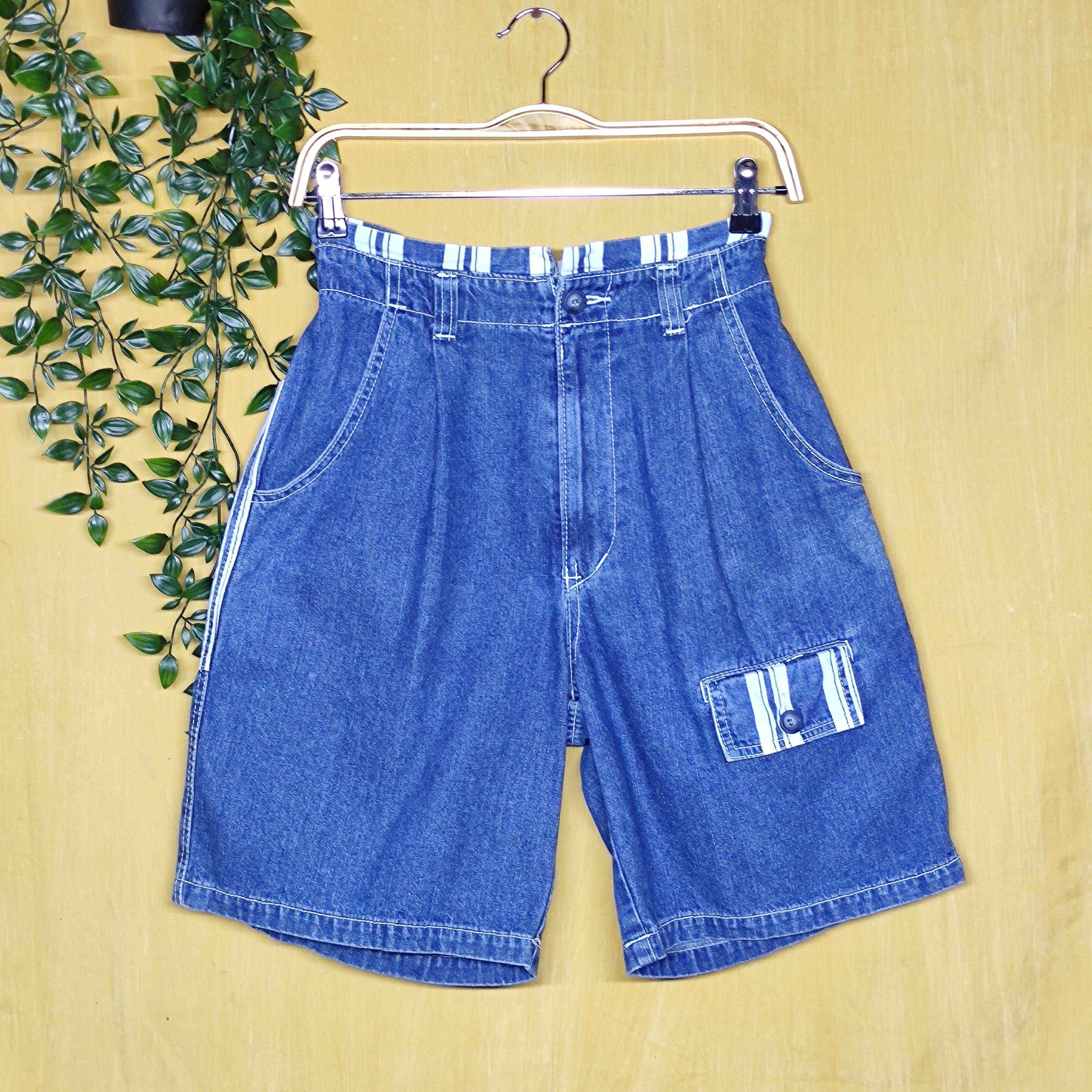 Japanesebrand drug store's denim short pant