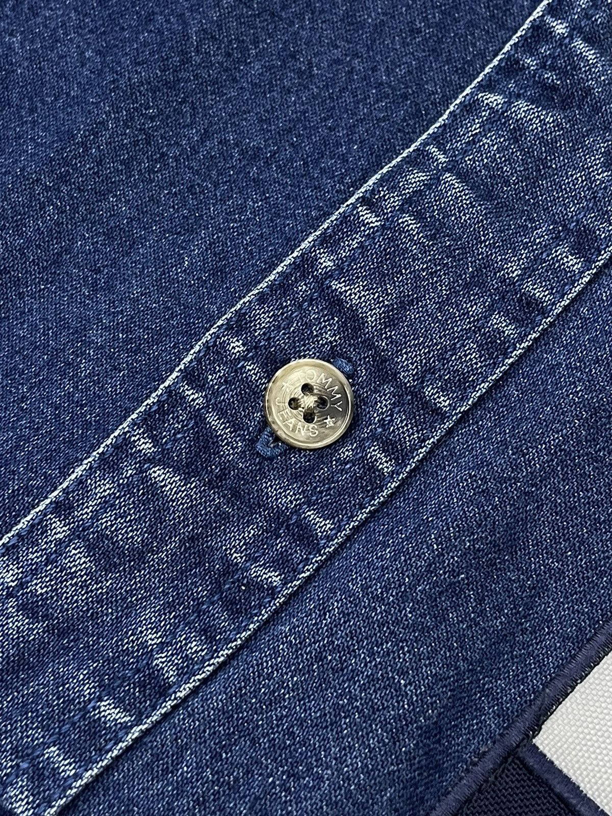 Tommy Hilfiger × Vintage Vintage Jeans Shirt Tommy Hilfiger Big Logo Y2K Size US XL / EU 56 / 4 - 6 Thumbnail