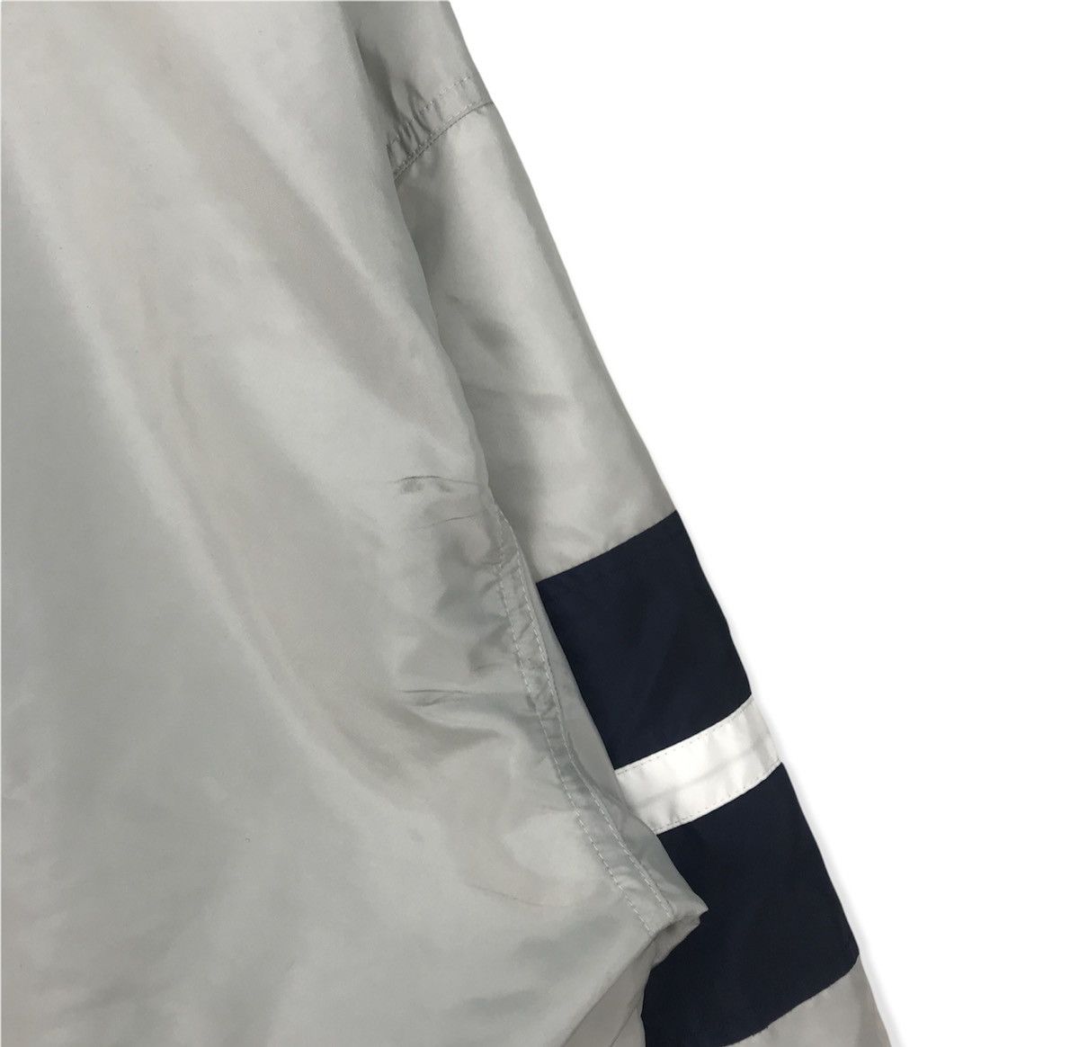 Fila Vintage Fila International Windbreaker Jacket Size US L / EU 52-54 / 3 - 6 Thumbnail