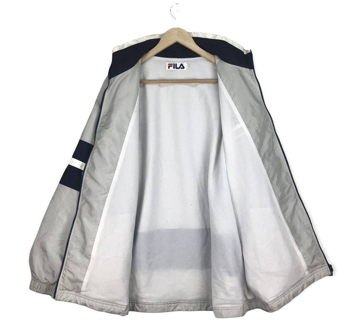 Fila Vintage Fila International Windbreaker Jacket Size US L / EU 52-54 / 3 - 3 Thumbnail