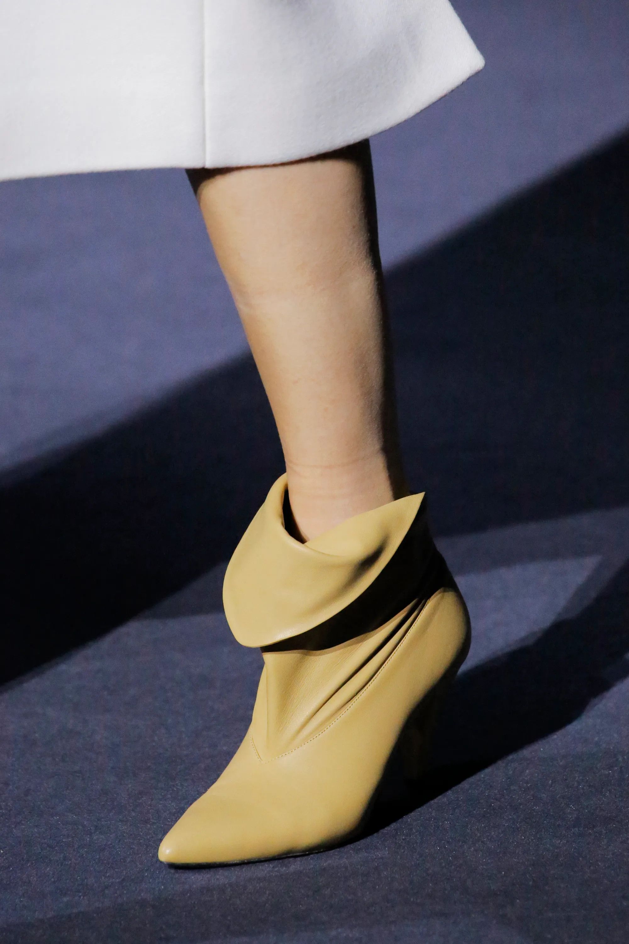 Givenchy GIVECNCHY Fold-Over Ankle Boots Camel Size US 8 / IT 38 - 7 Thumbnail