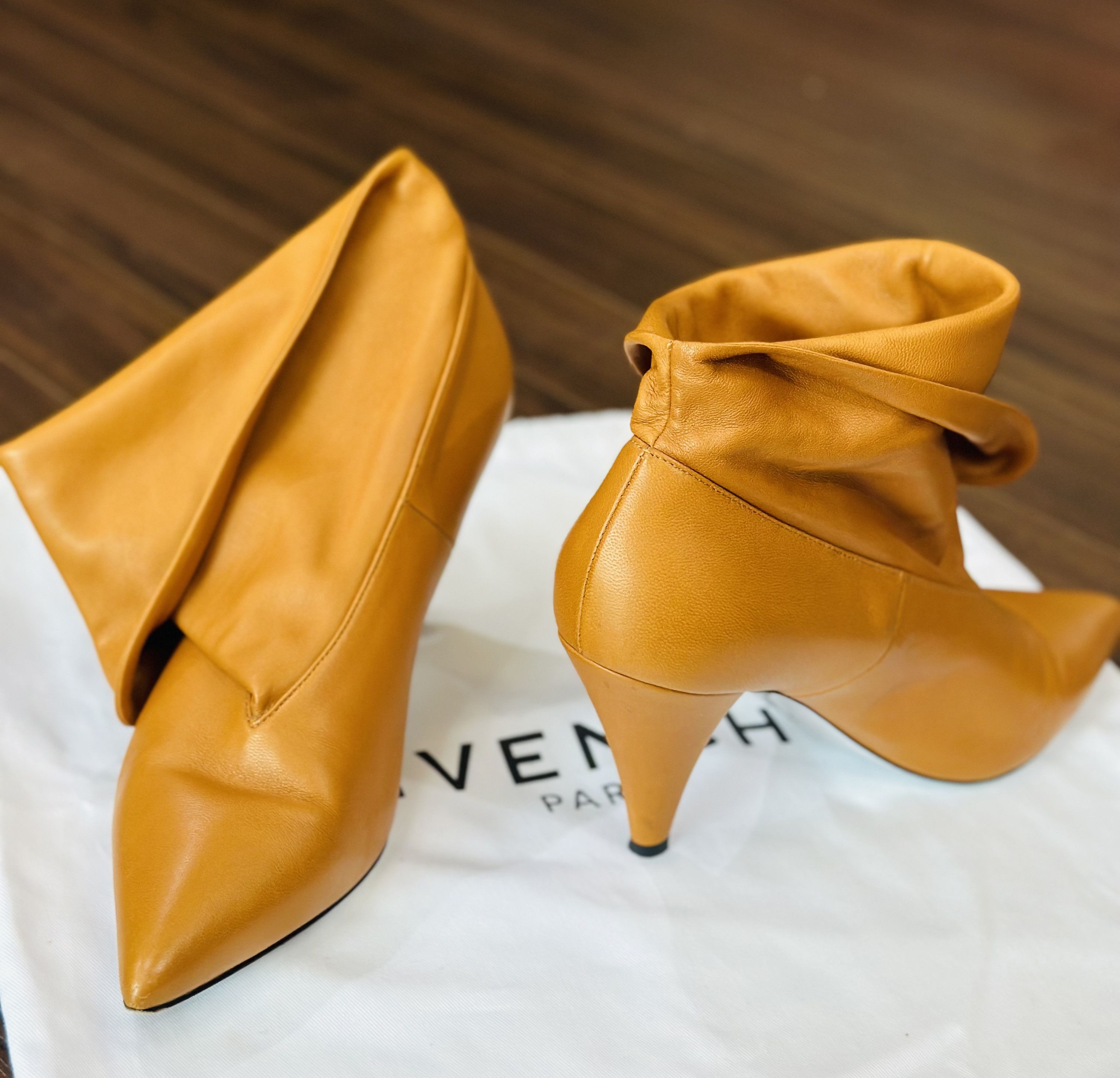 Givenchy GIVECNCHY Fold-Over Ankle Boots Camel Size US 8 / IT 38 - 1 Thumbnail