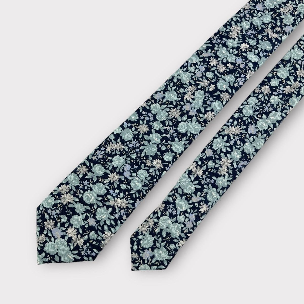 Other Men’s Navy w/ Turquoise Bohemian Floral Necktie, Slim Width Size ONE SIZE - 4 Thumbnail