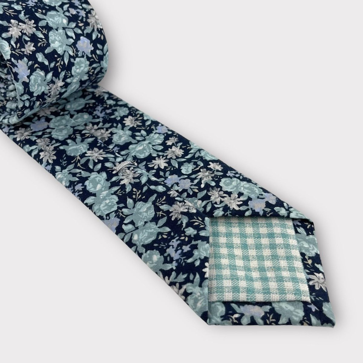 Other Men’s Navy w/ Turquoise Bohemian Floral Necktie, Slim Width Size ONE SIZE - 7 Thumbnail
