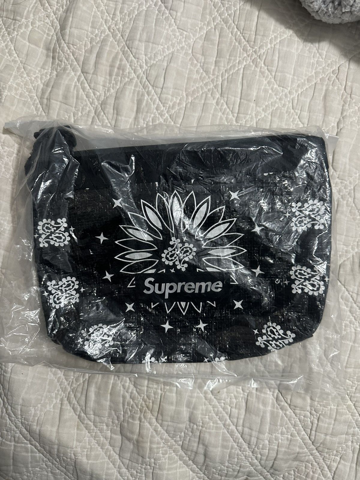 小物 supreme fuck bandana Supreme Supreme FUCK Bandana SS13 Black Box Logo Bogo | Grailed