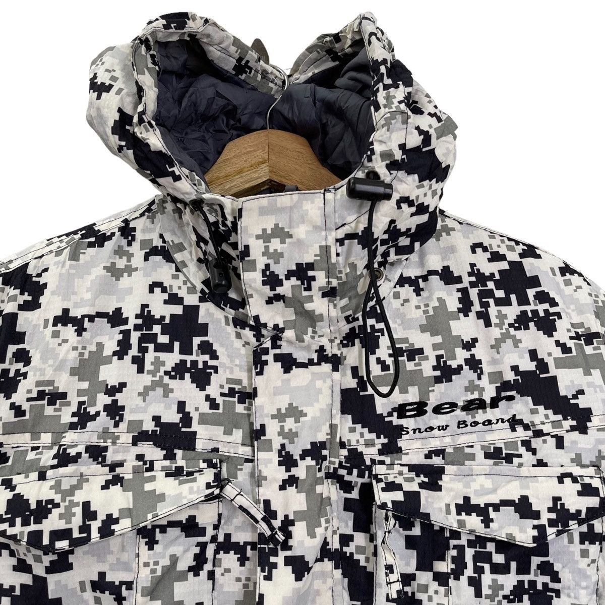 Vintage Vintage 90s Bear Snowboards Camo Hoodies Jacket Size M Size US M / EU 48-50 / 2 - 4 Thumbnail