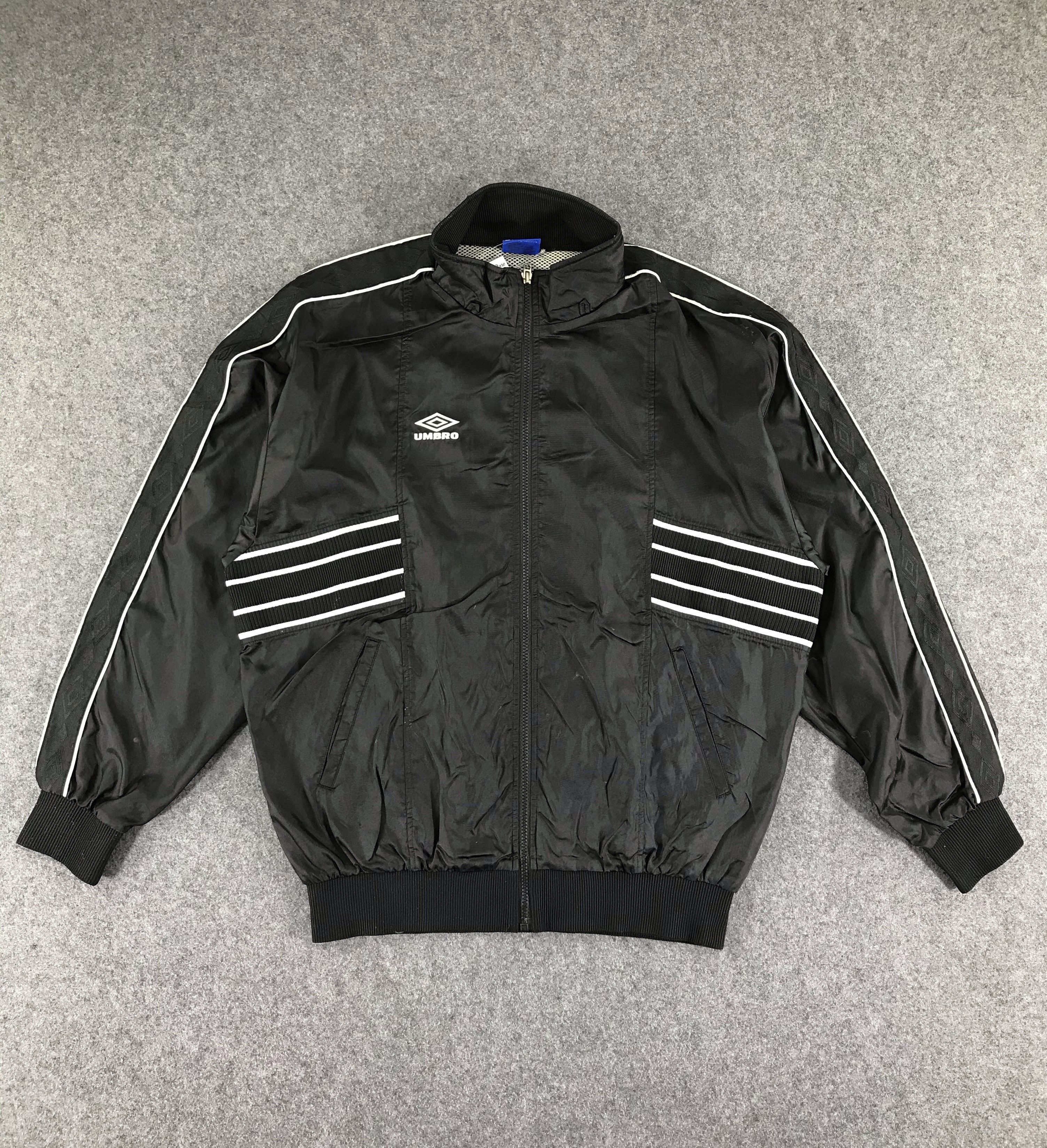 Umbro × Vintage Vintage Umbro Windbreaker Light Jacket-M040 Size US L / EU 52-54 / 3 - 1 Thumbnail