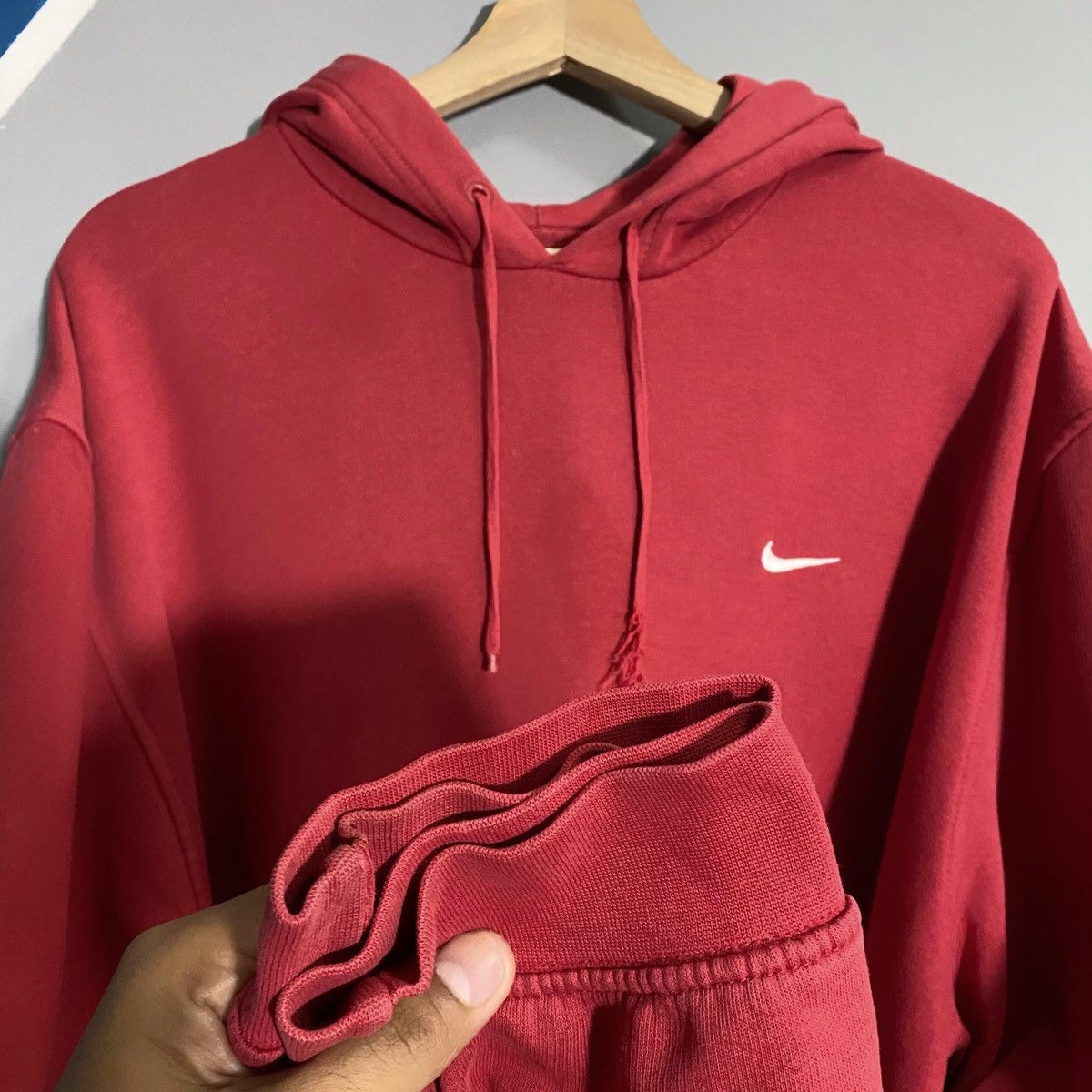 Nike × Vintage Vintage Y2K Red Nike Small Swoosh Hoodie Size US L / EU 52-54 / 3 - 5 Thumbnail
