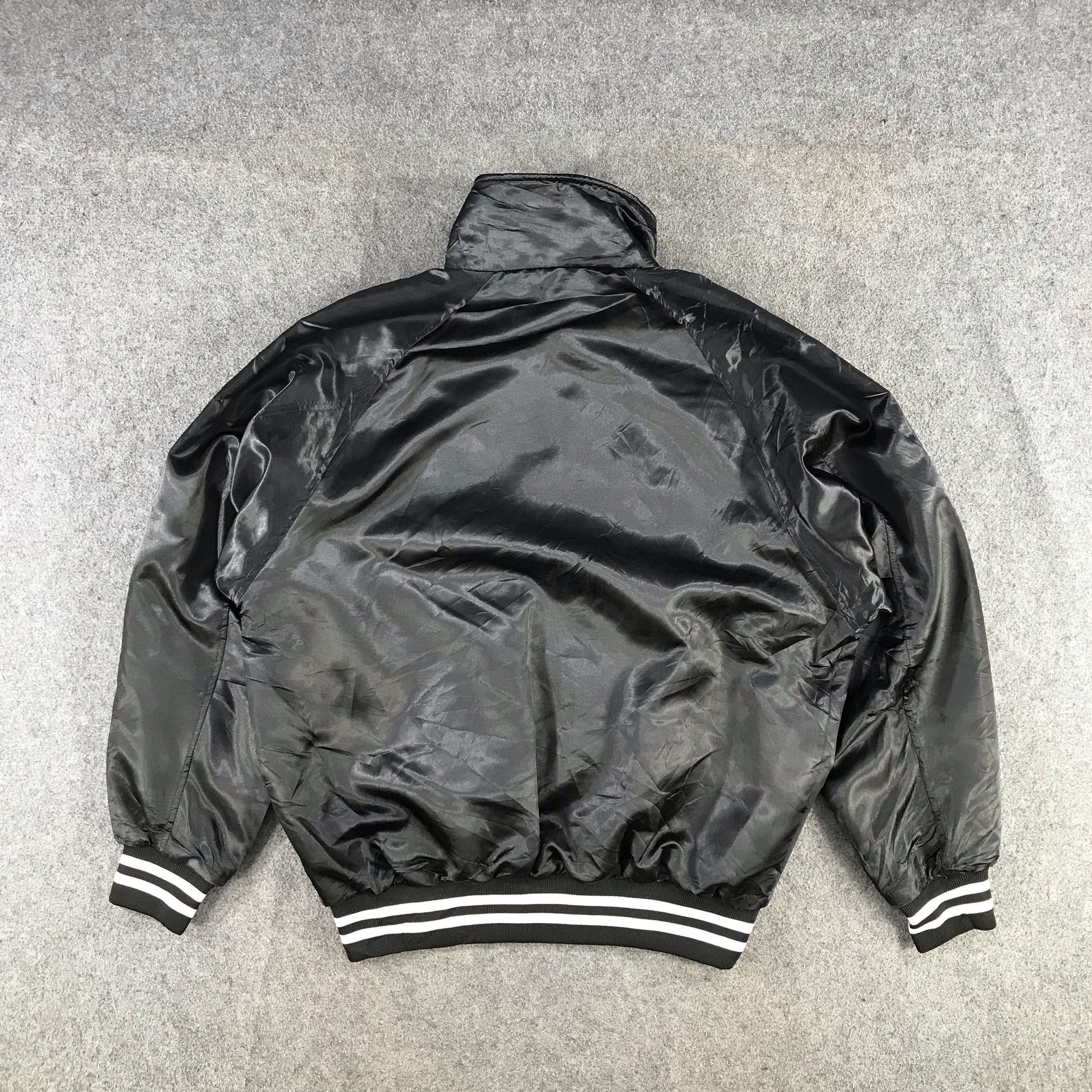 Japanese Brand Vintage Baseball Club Satin Bomber Varsity Jacket JC125 Size US L / EU 52-54 / 3 - 3 Thumbnail
