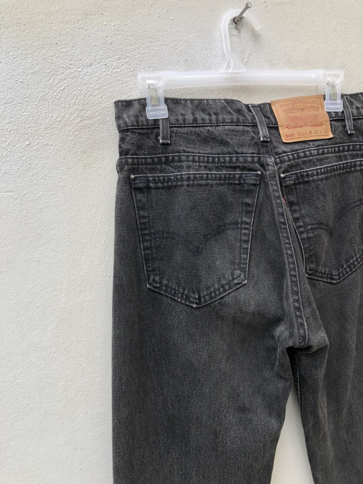 Levi's × Vintage Vintage 1995 Levi’s 505 Straight Leg Faded Black Denim Jeans Size US 31 - 12 Thumbnail