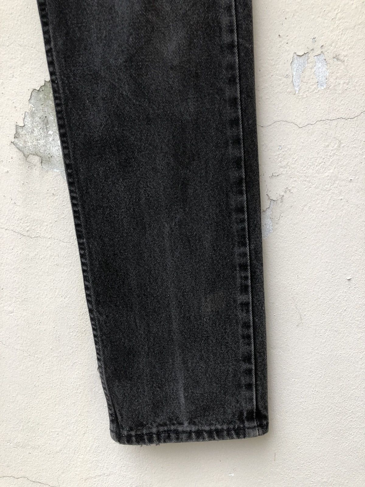 Levi's × Vintage Vintage 1995 Levi’s 505 Straight Leg Faded Black Denim Jeans Size US 31 - 10 Thumbnail